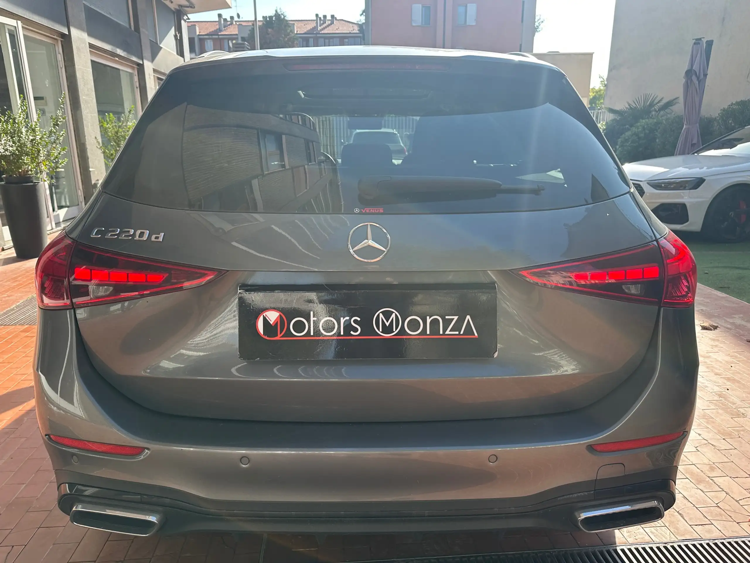 Mercedes-Benz - C 220