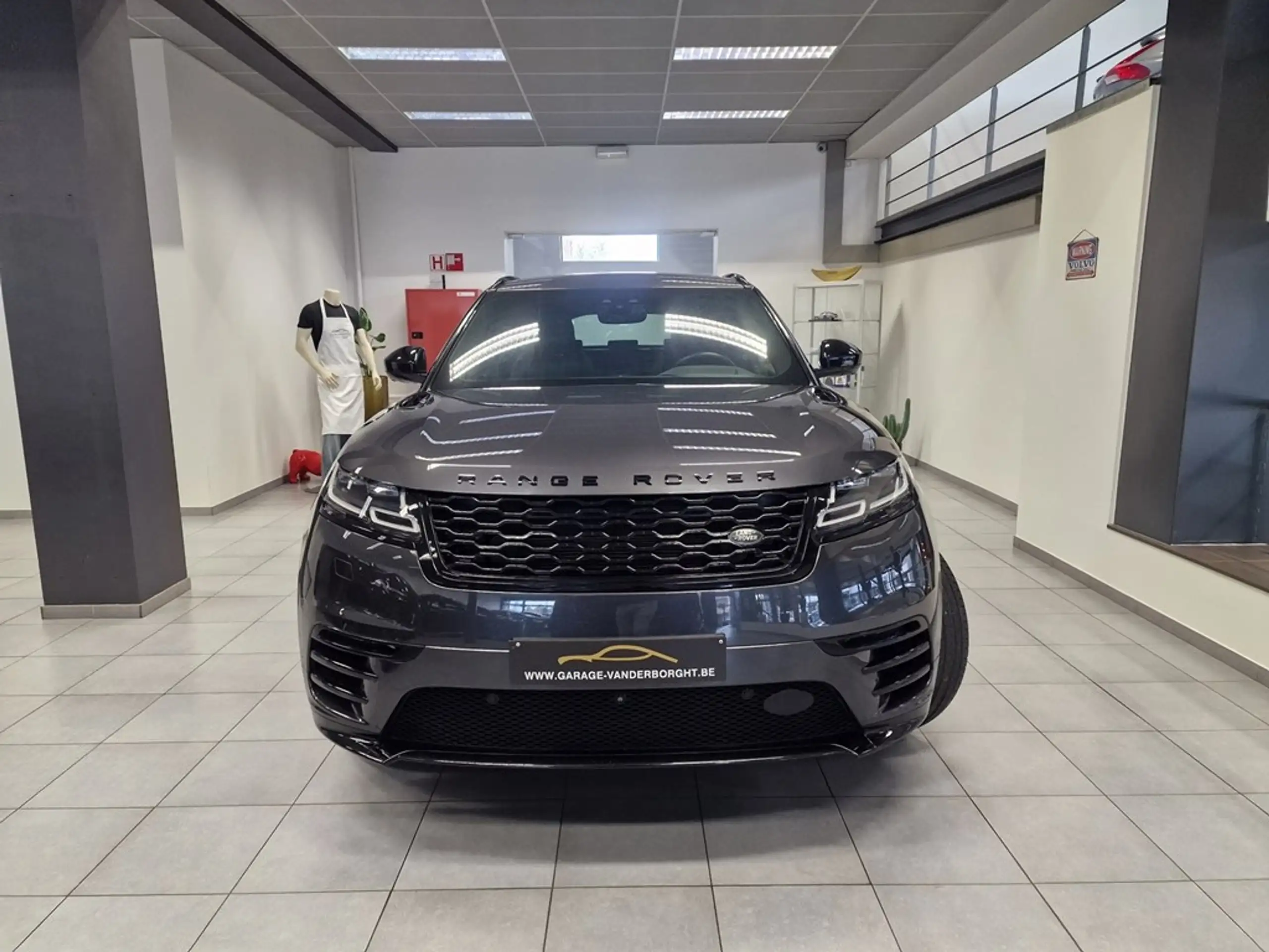 Land Rover - Range Rover Velar