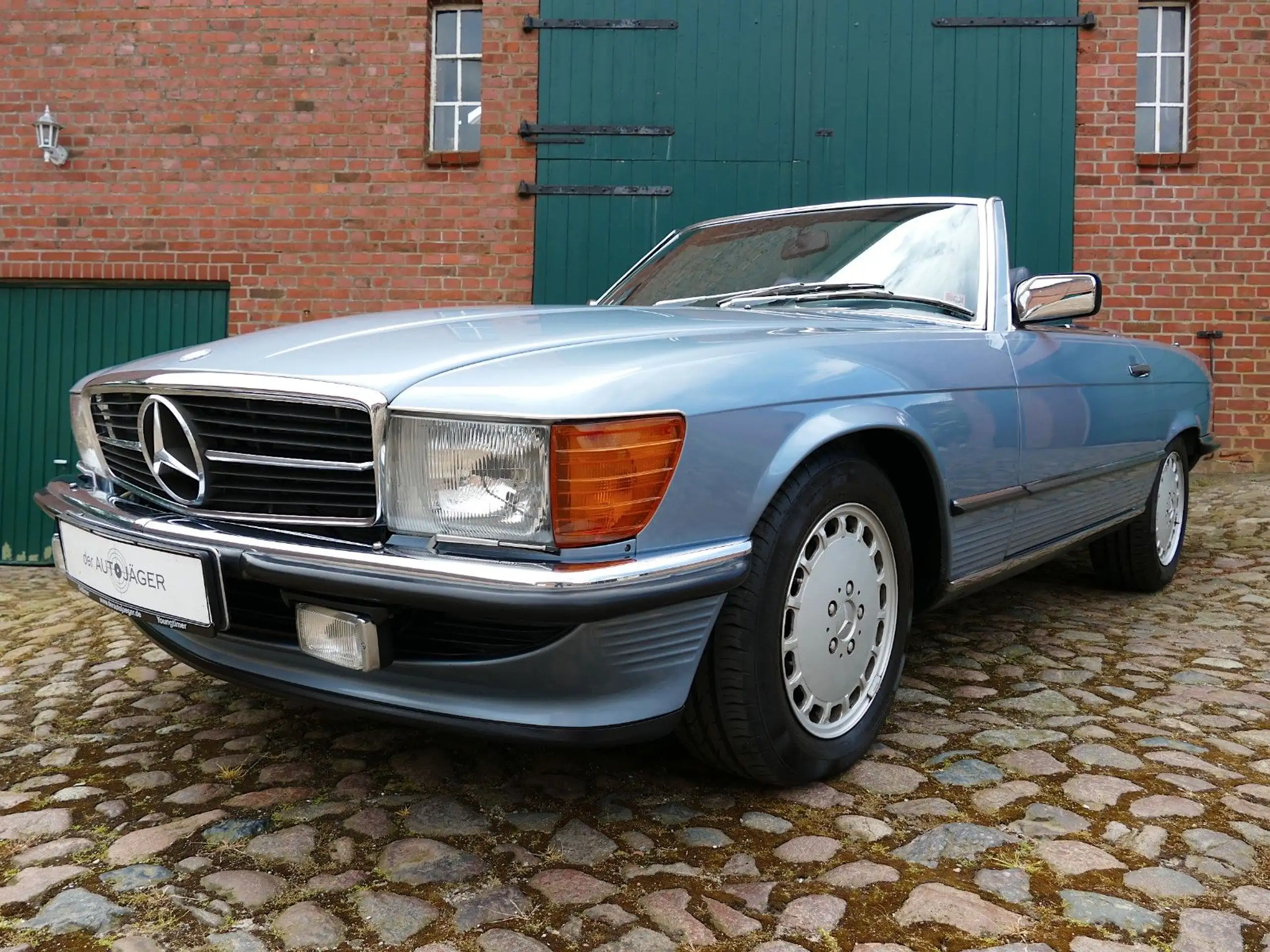 Mercedes-Benz - SL 300