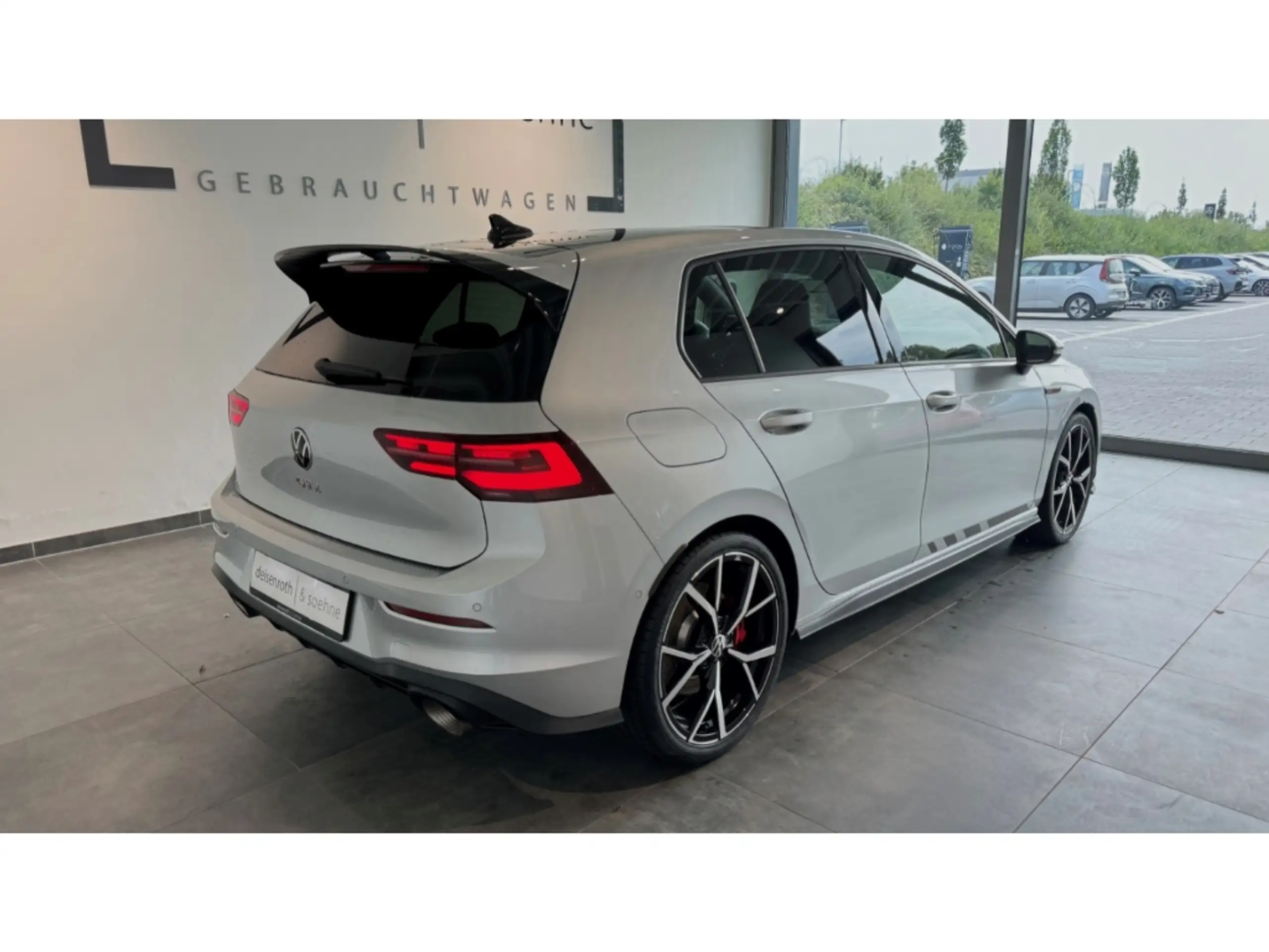 Volkswagen - Golf GTI