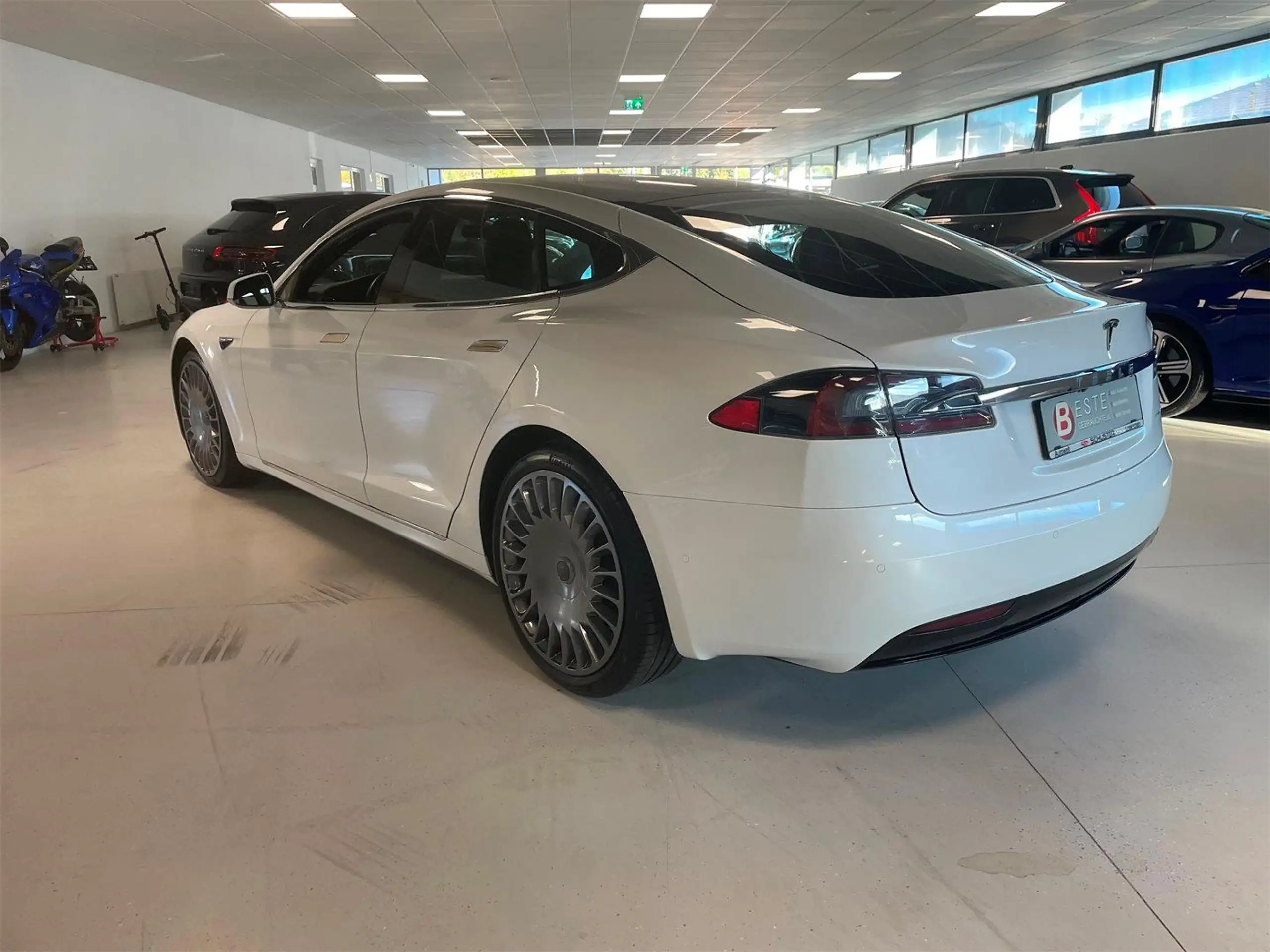 Tesla - Model S