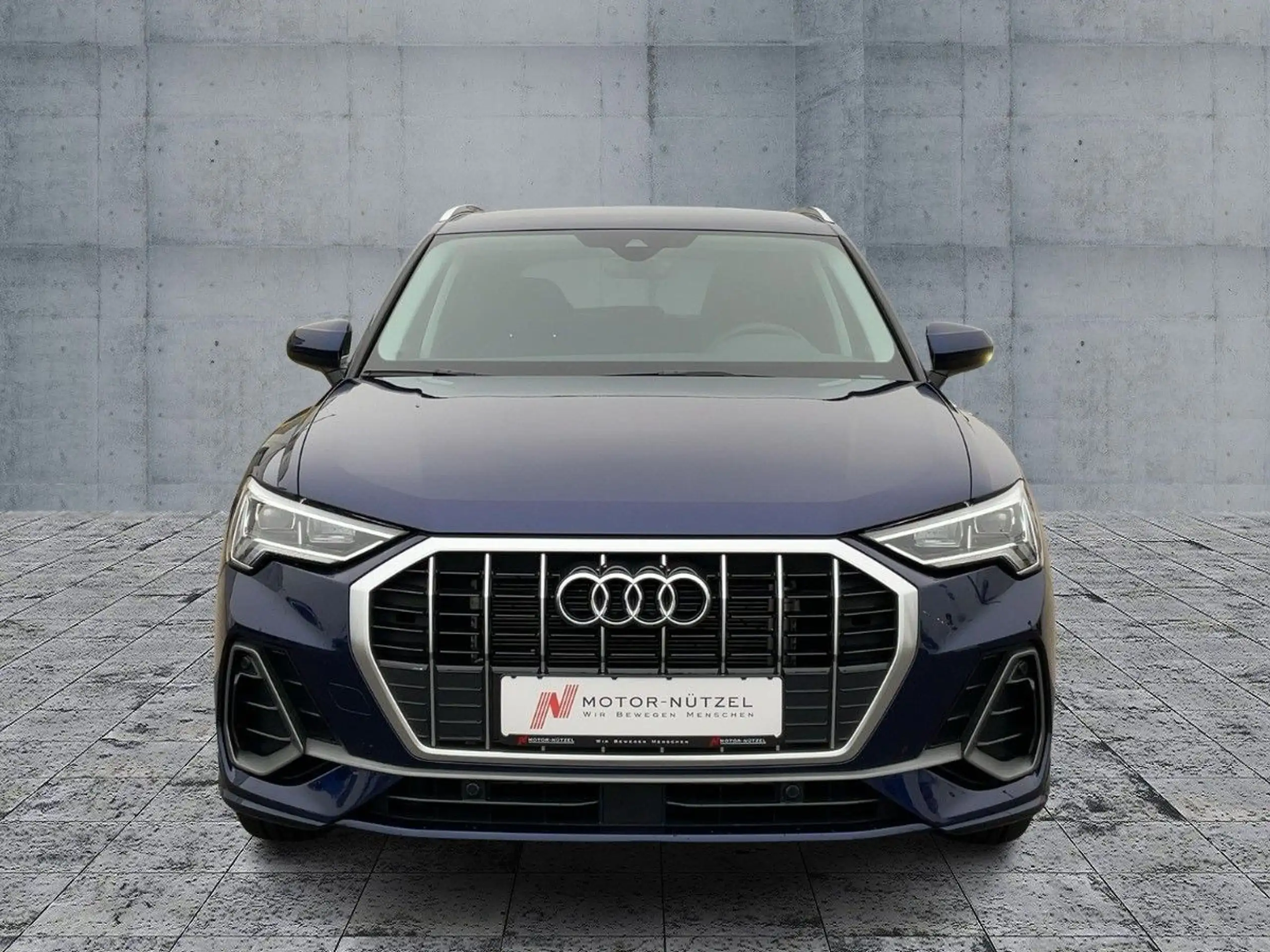 Audi - Q3