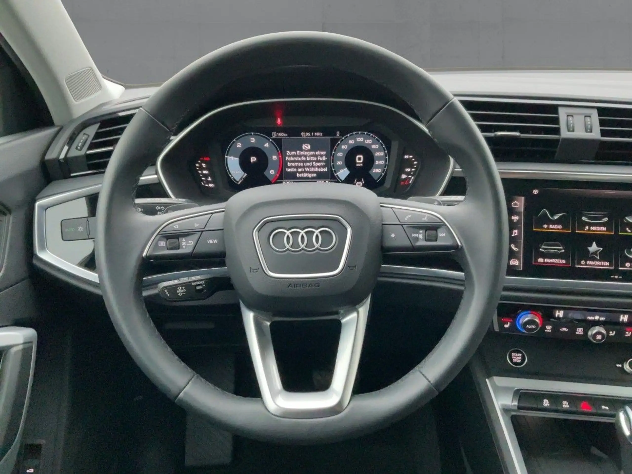 Audi - Q3