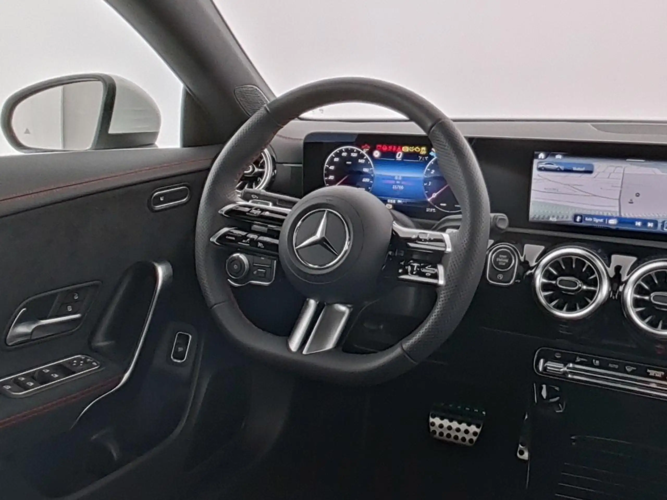 Mercedes-Benz - CLA 200