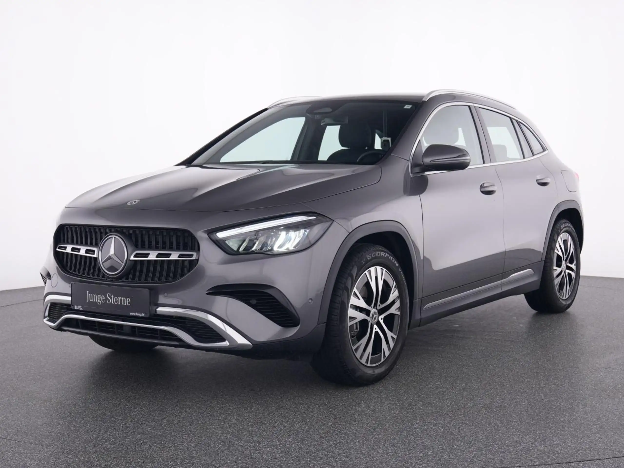 Mercedes-Benz - GLA 200