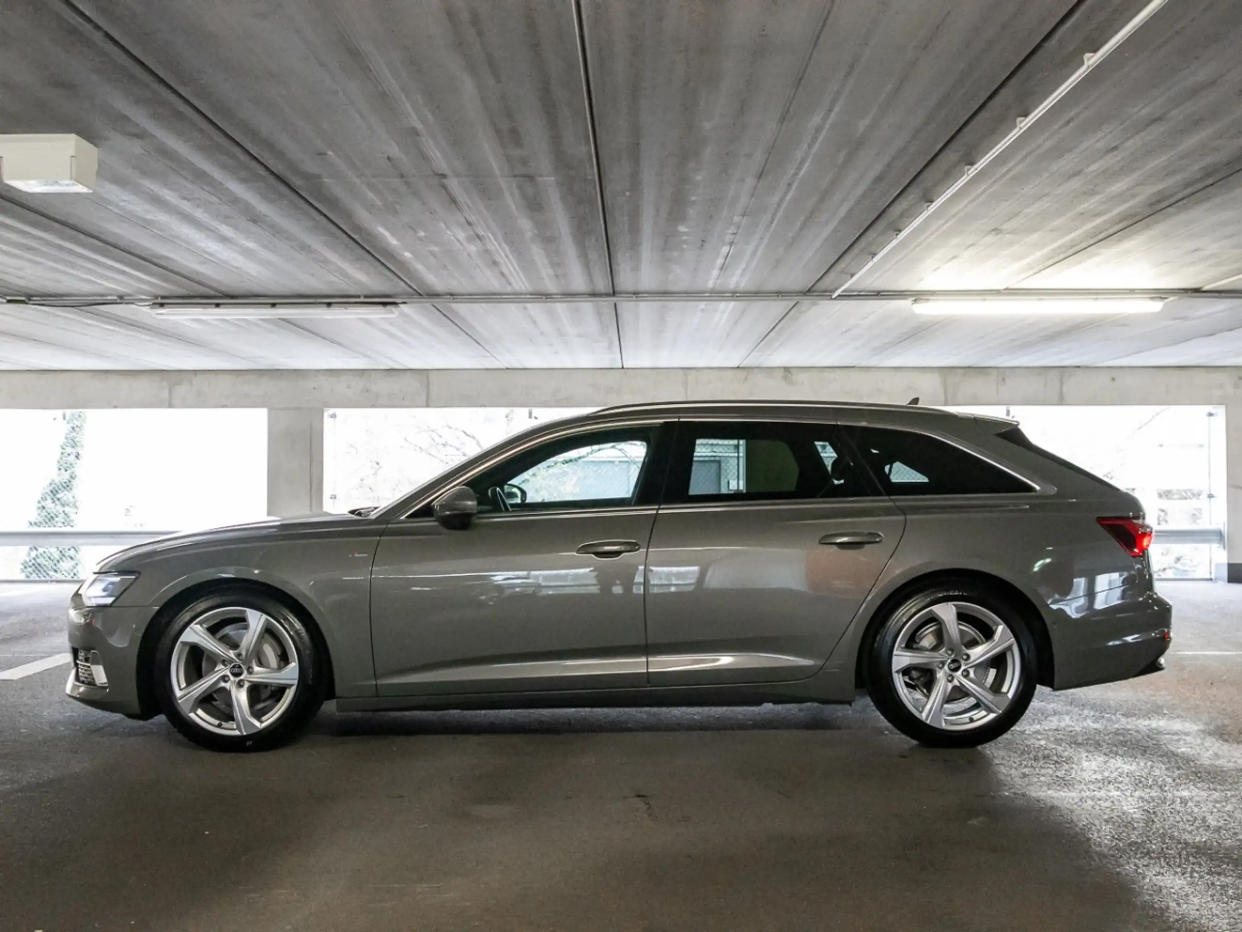 Audi - A6