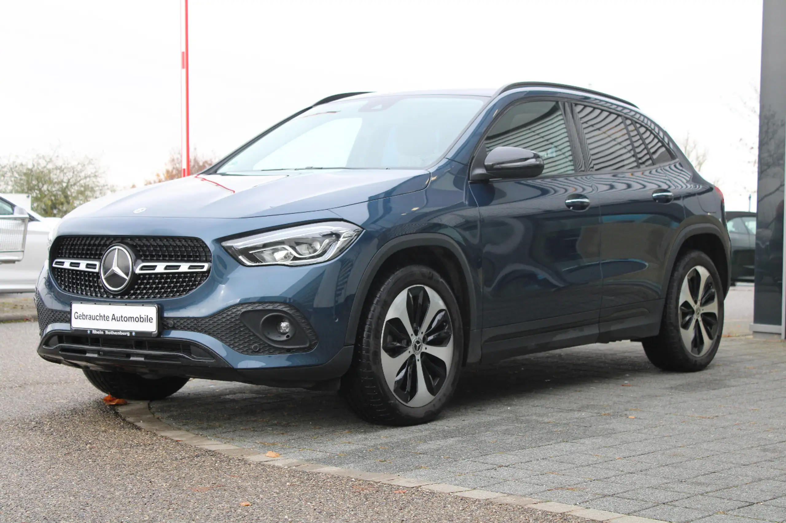 Mercedes-Benz - GLA 200