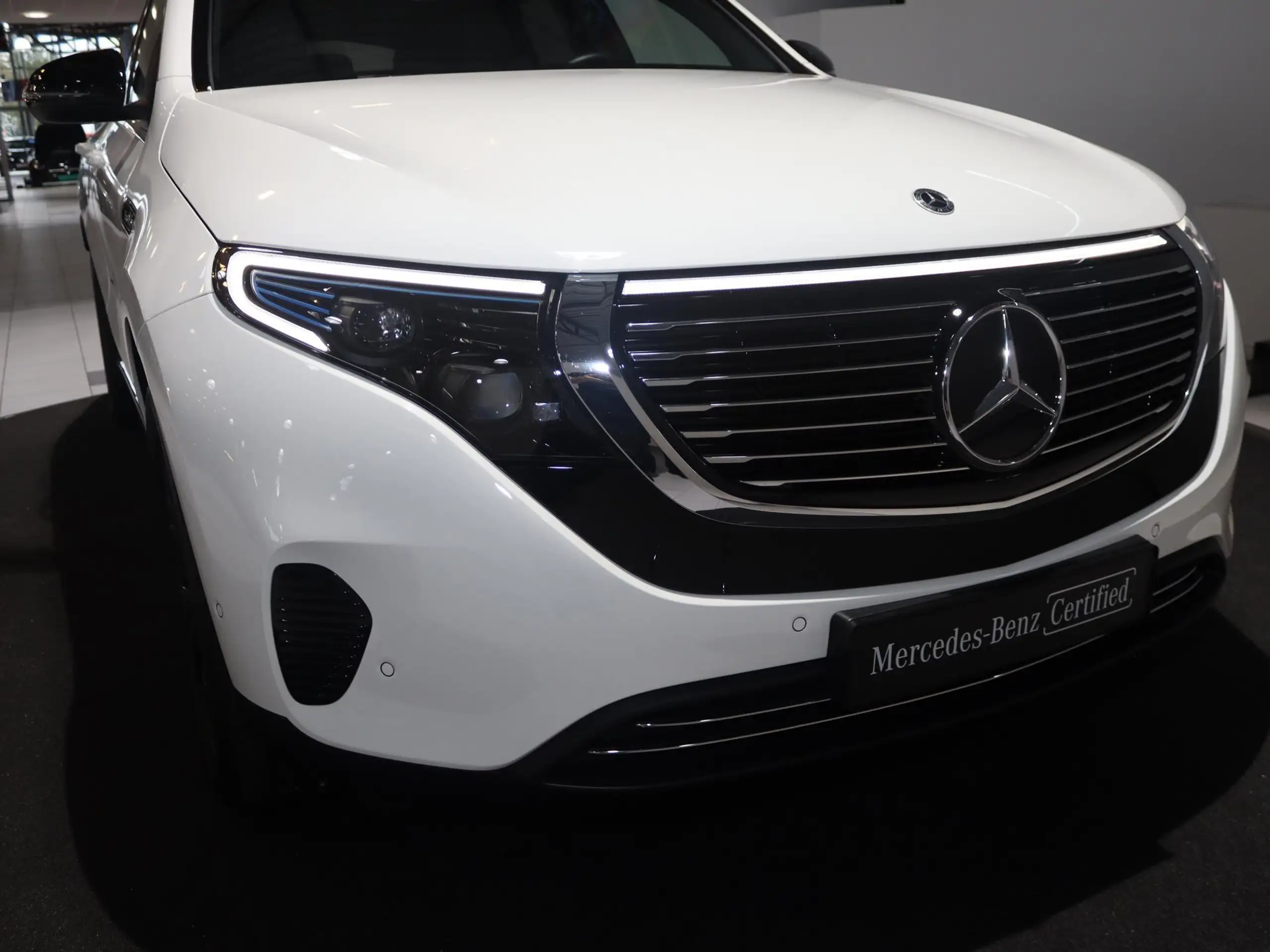 Mercedes-Benz - EQC 400