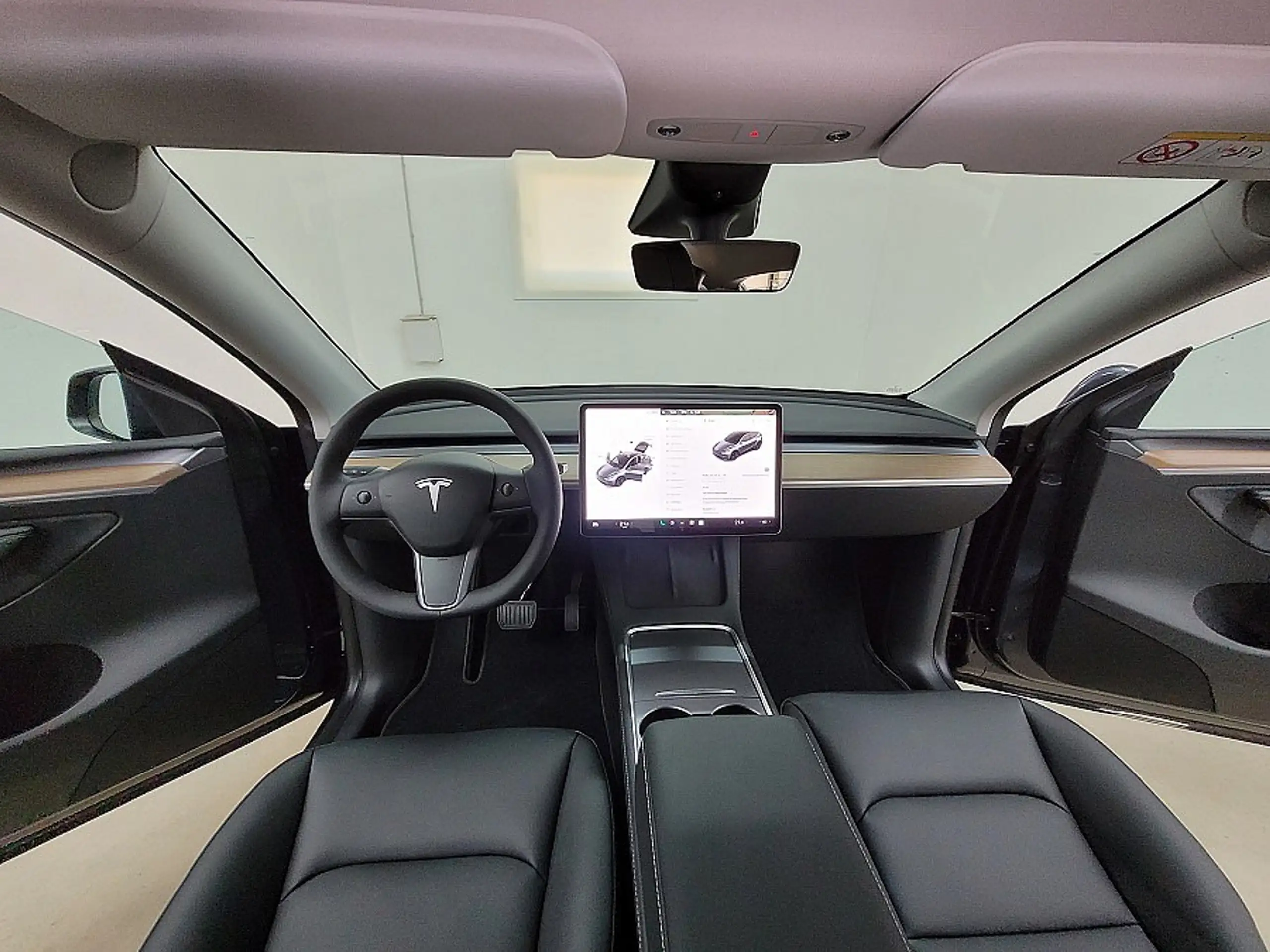 Tesla - Model Y