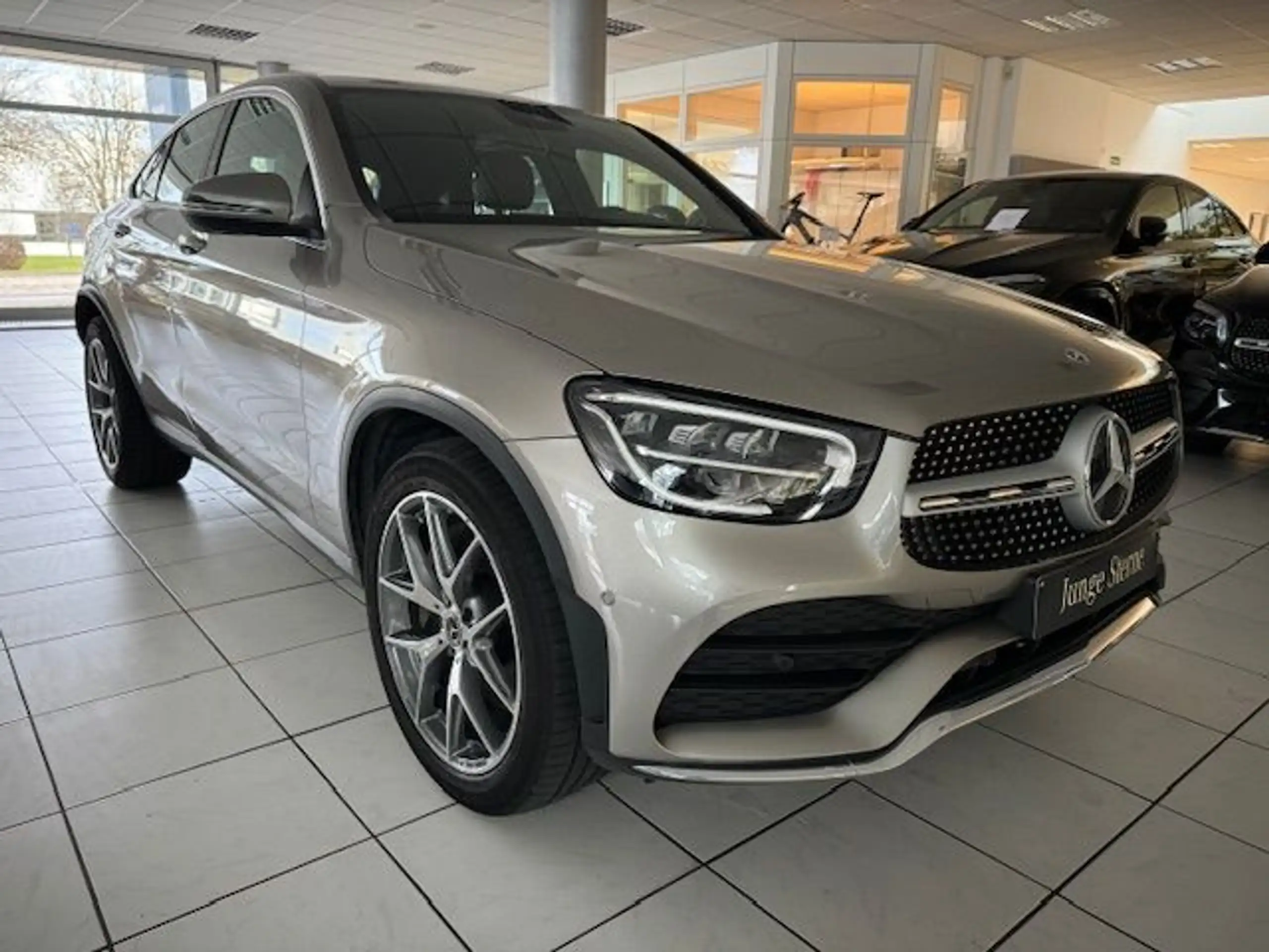 Mercedes-Benz - GLC 300