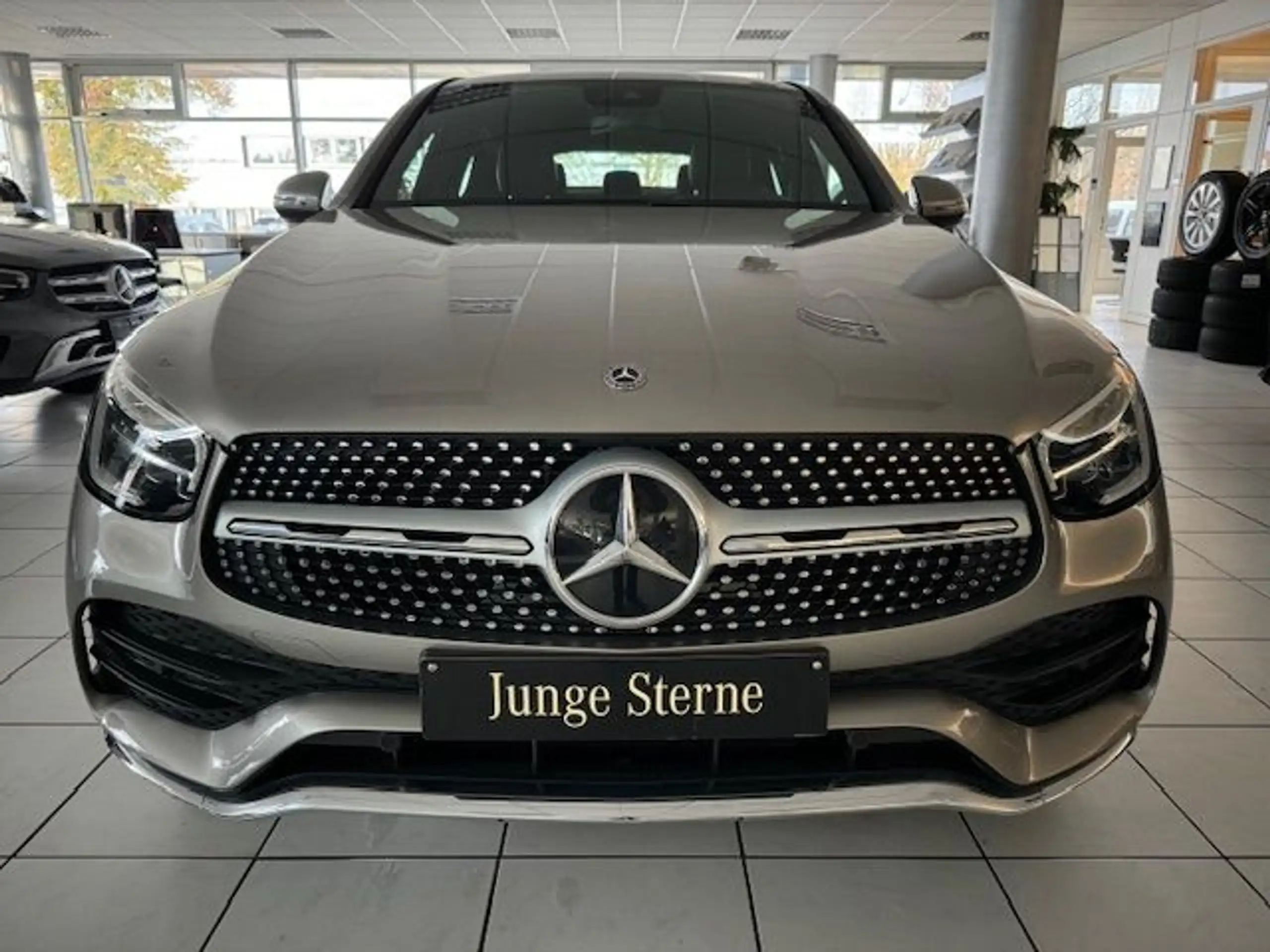 Mercedes-Benz - GLC 300