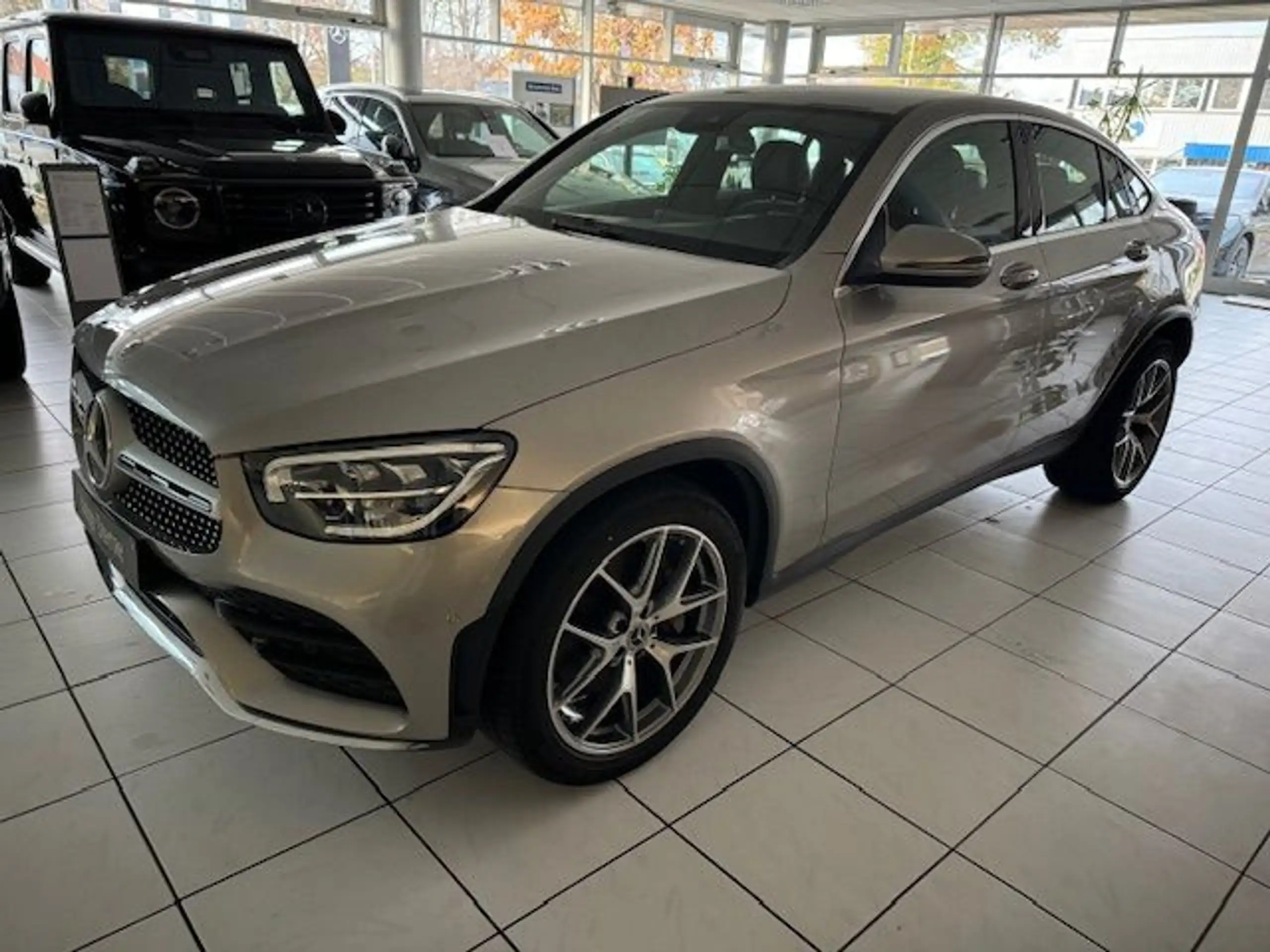 Mercedes-Benz - GLC 300