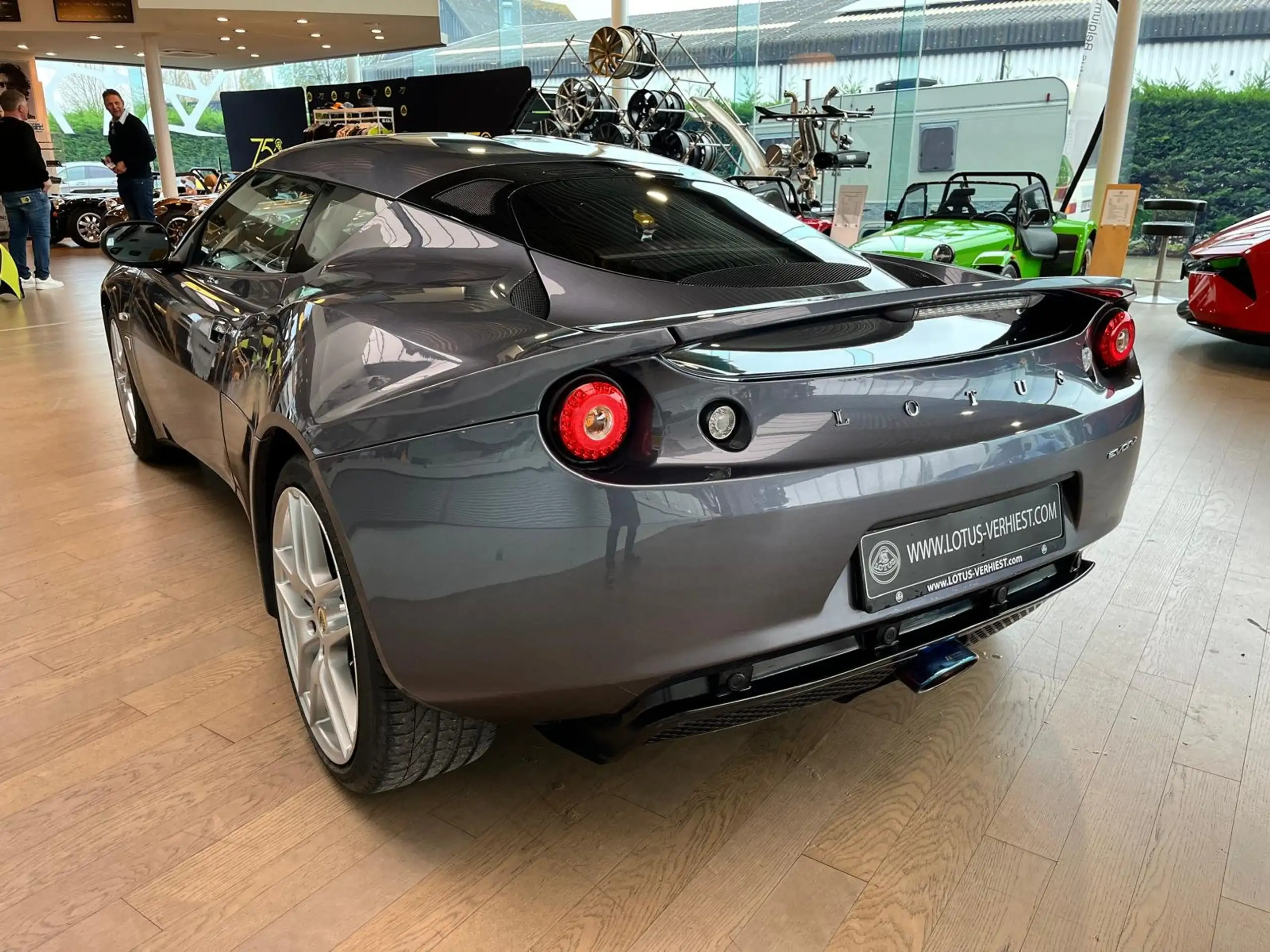 Lotus - Evora