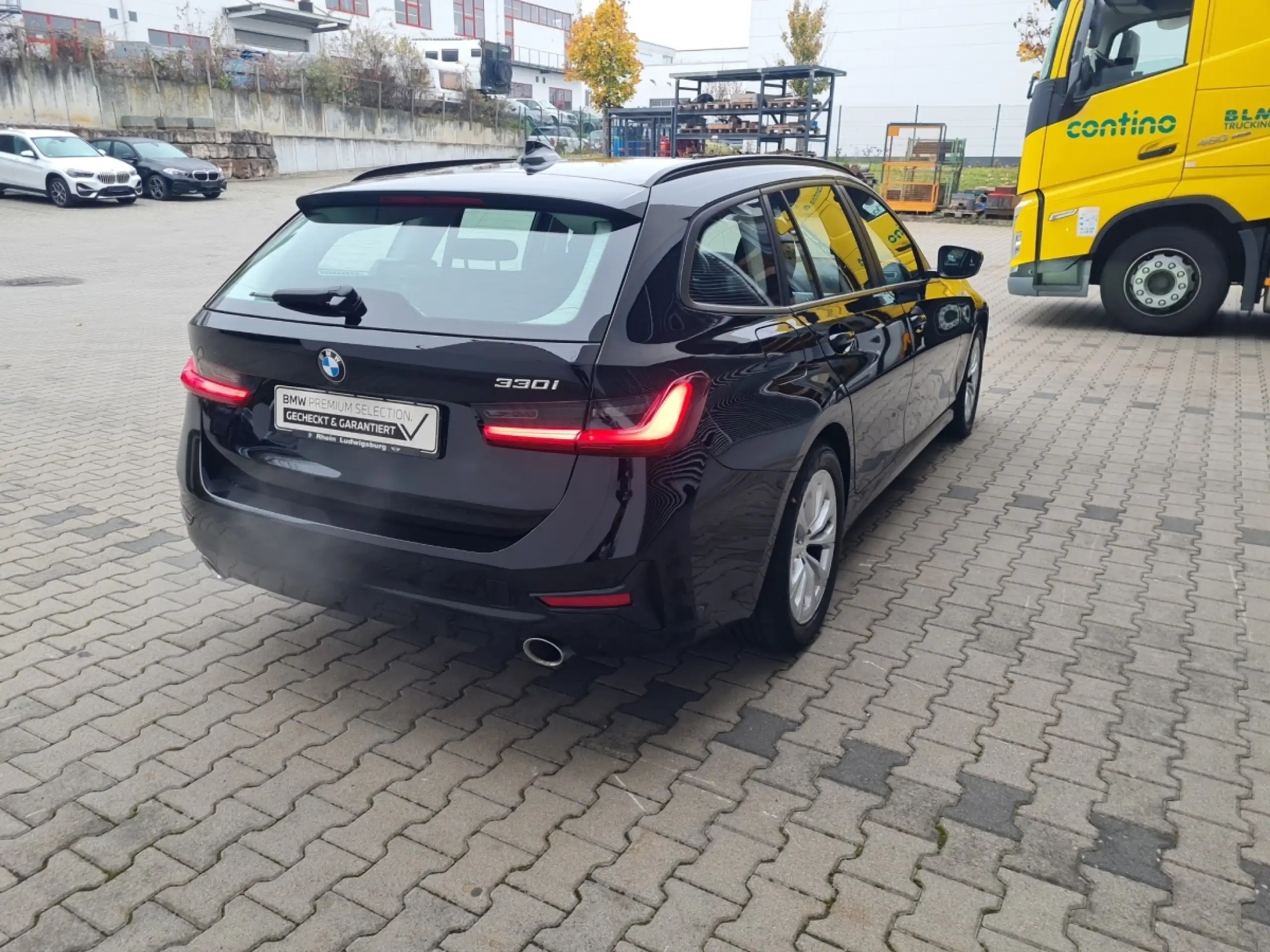 BMW - 330