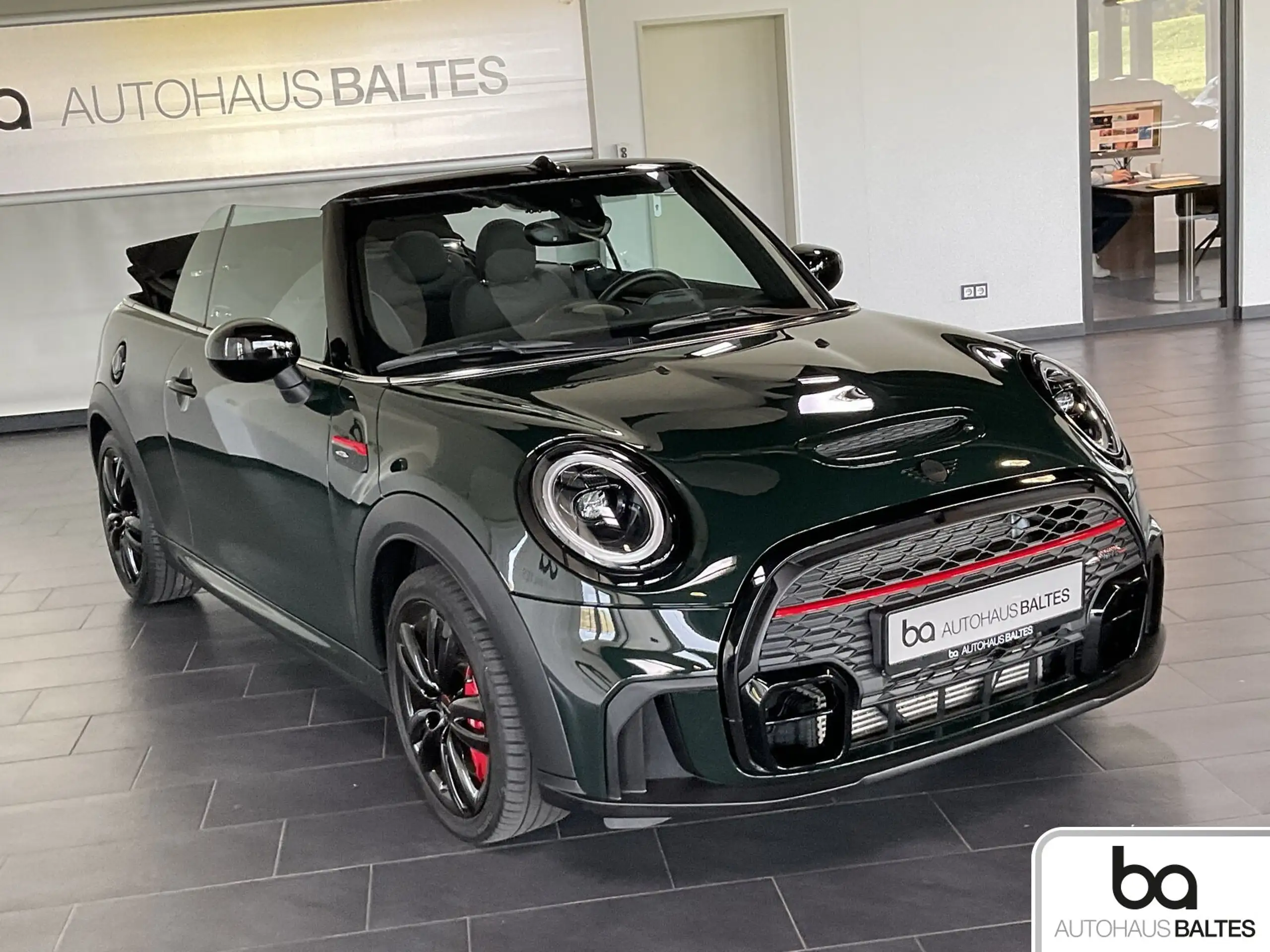 MINI - John Cooper Works Cabrio