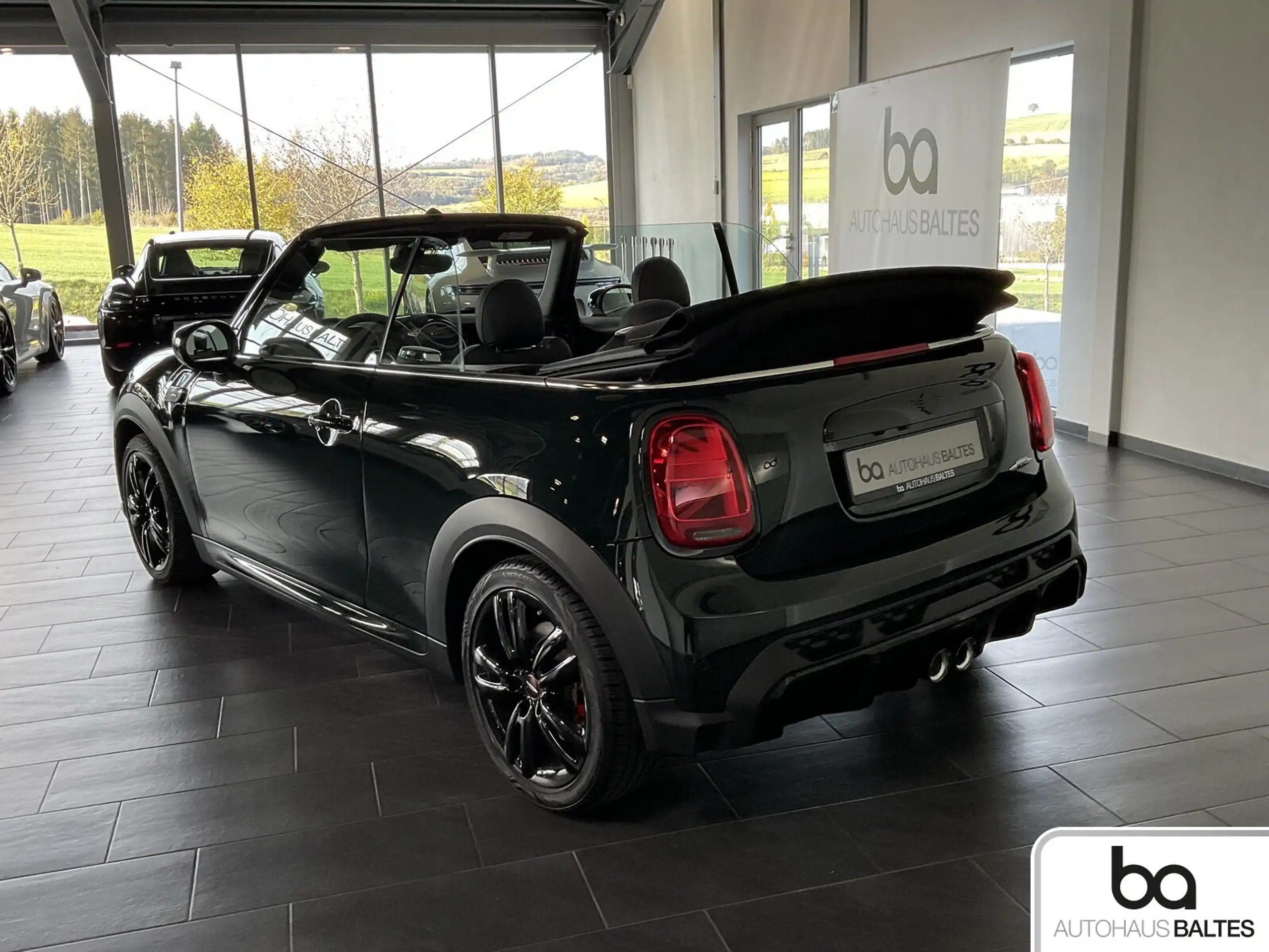 MINI - John Cooper Works Cabrio