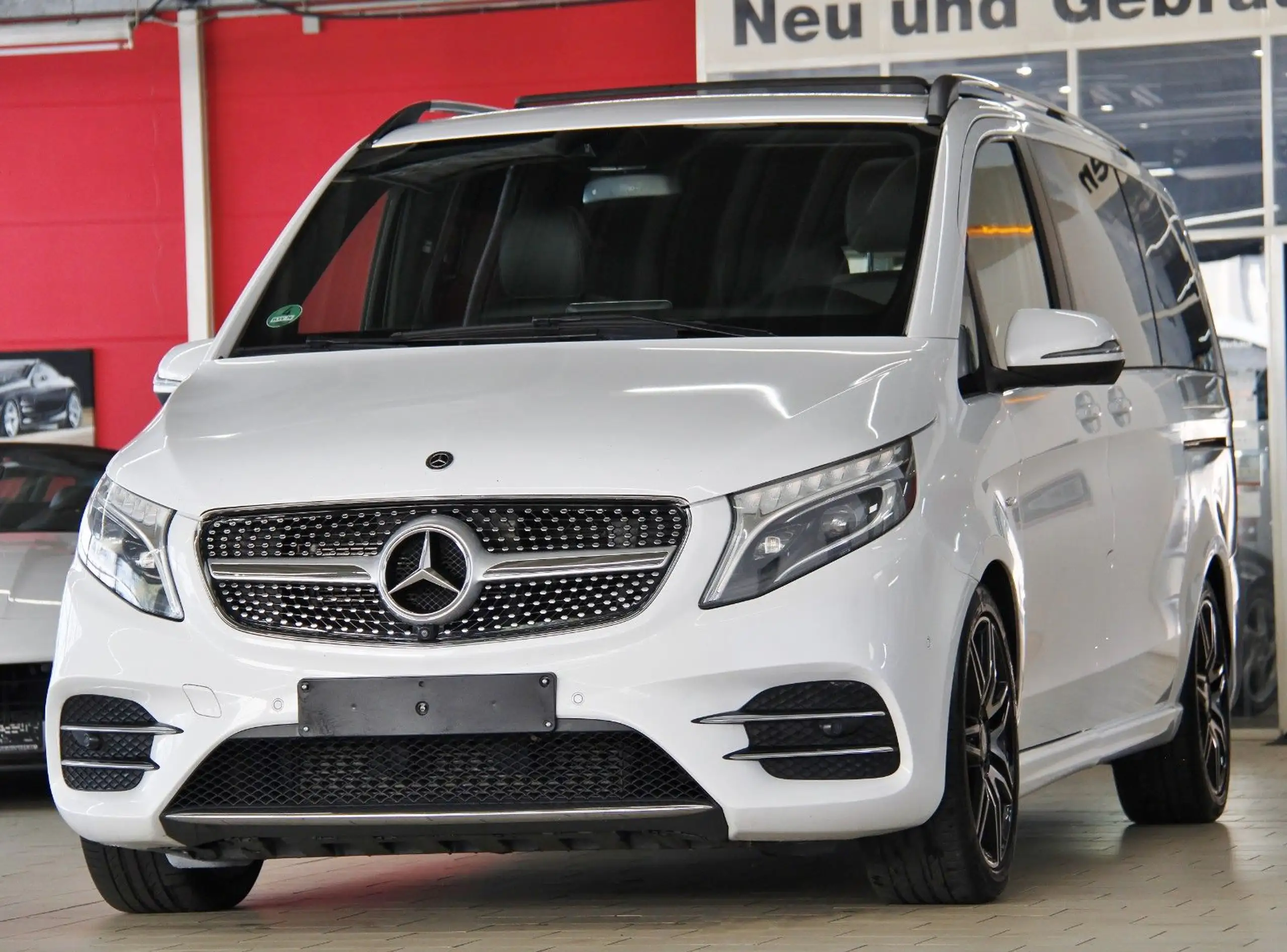 Mercedes-Benz - V 250