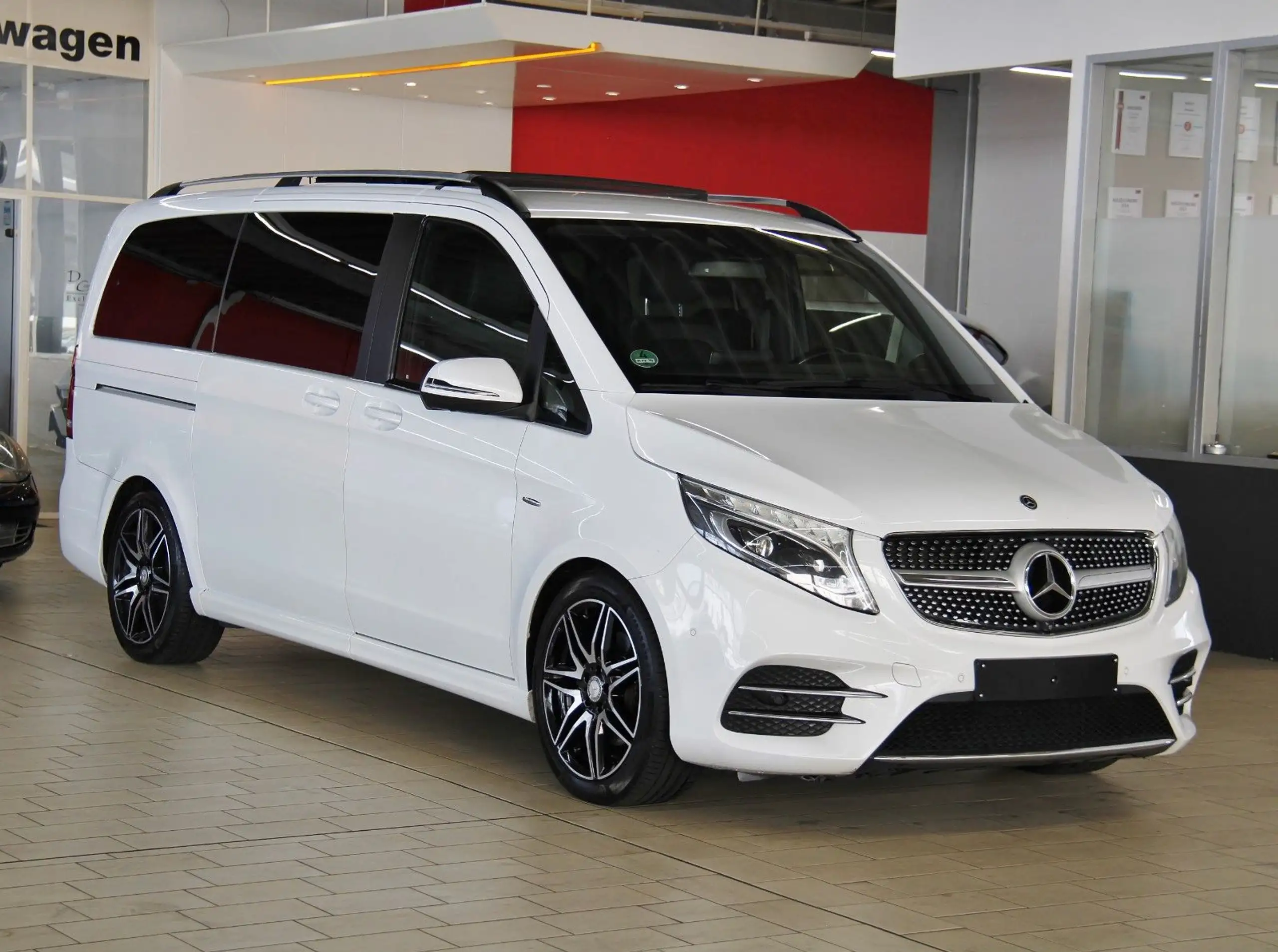 Mercedes-Benz - V 250