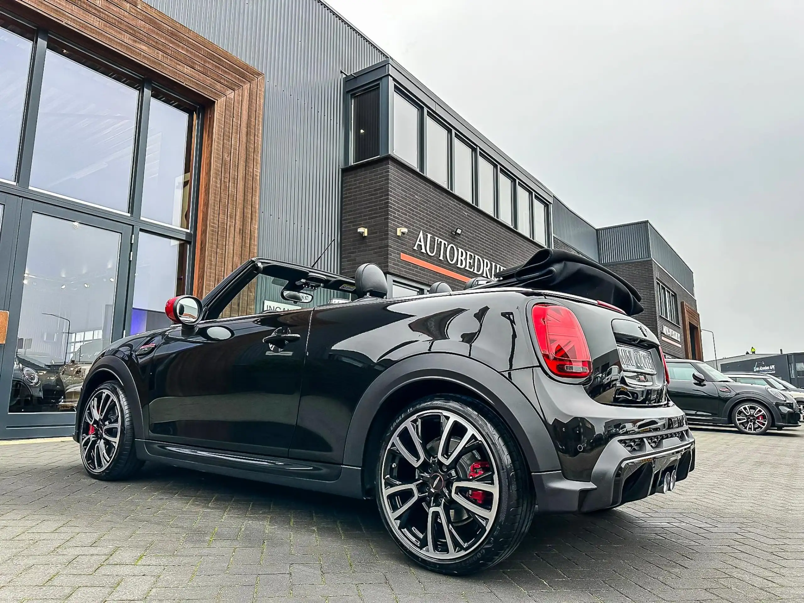 MINI - John Cooper Works Cabrio