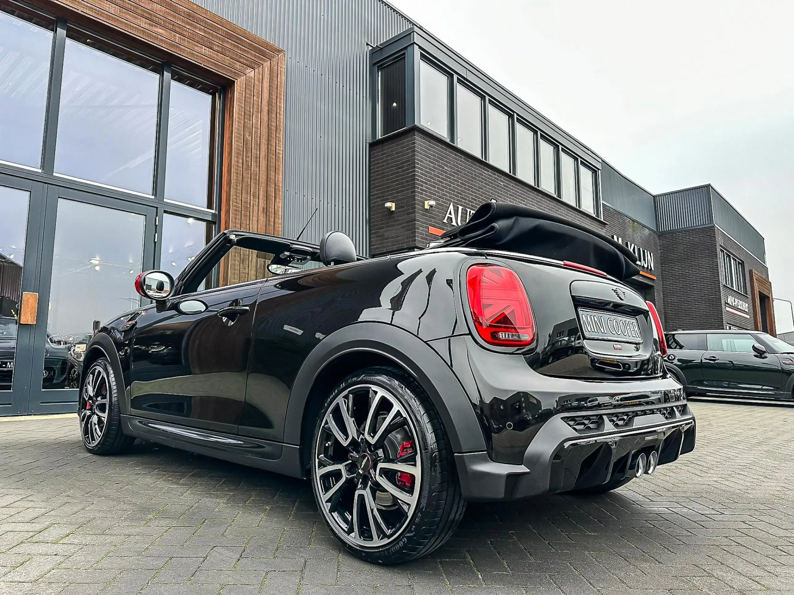 MINI - John Cooper Works Cabrio