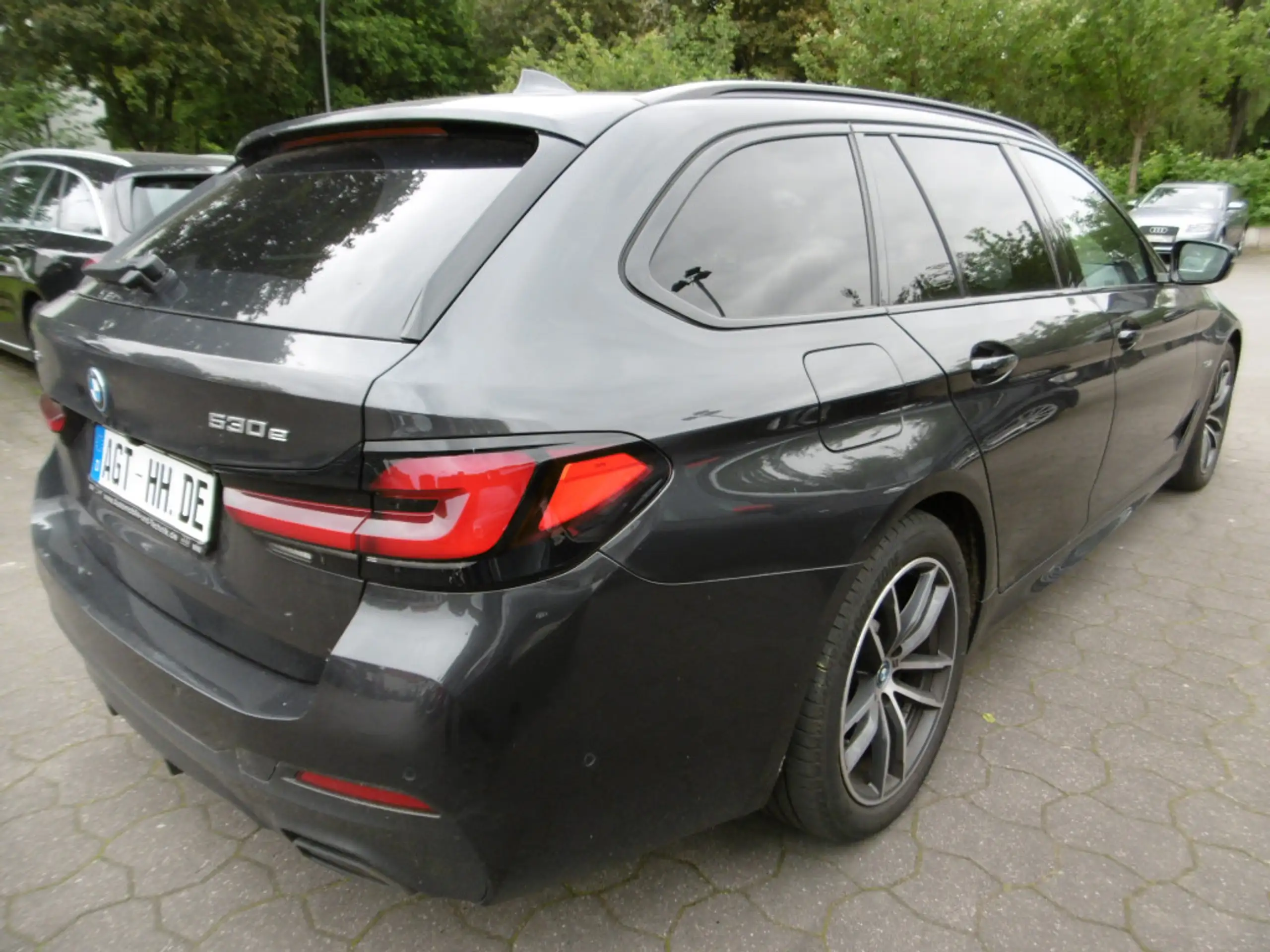 BMW - 530