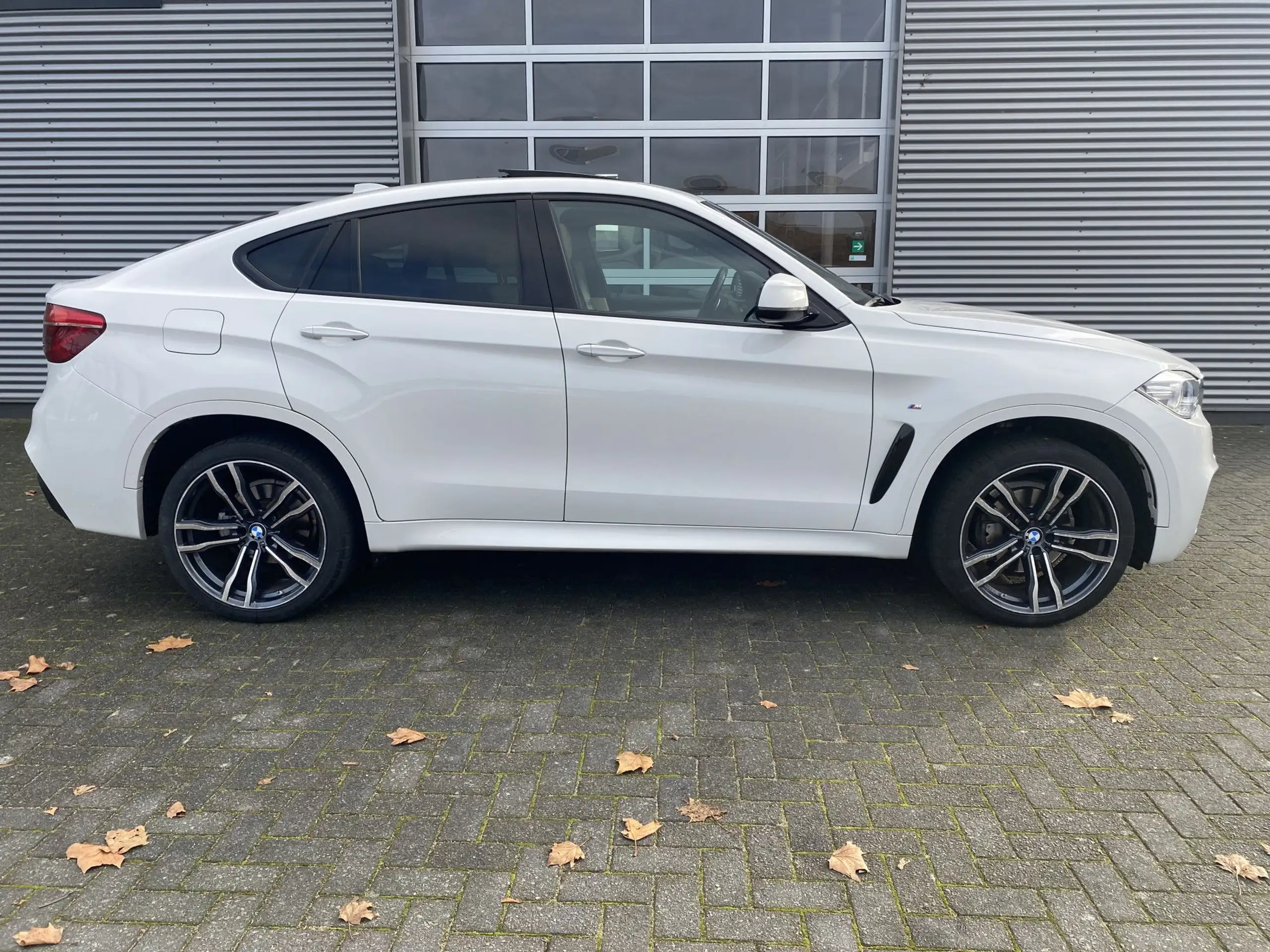 BMW - X6