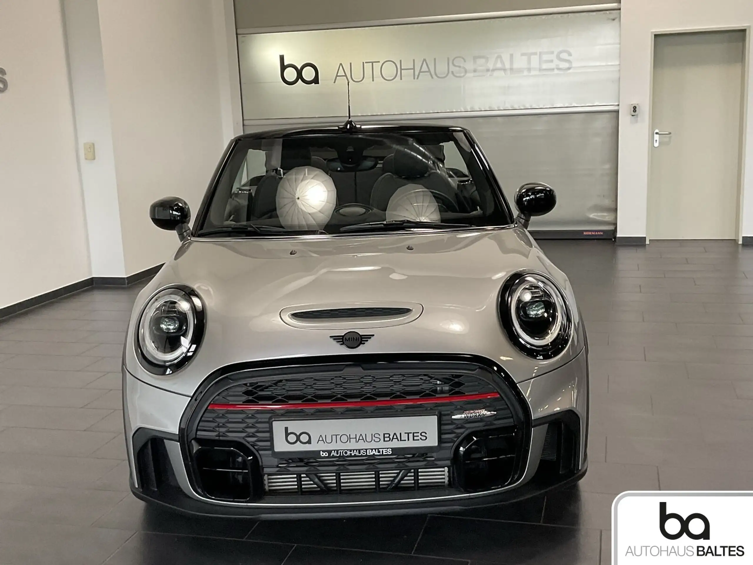 MINI - John Cooper Works Cabrio