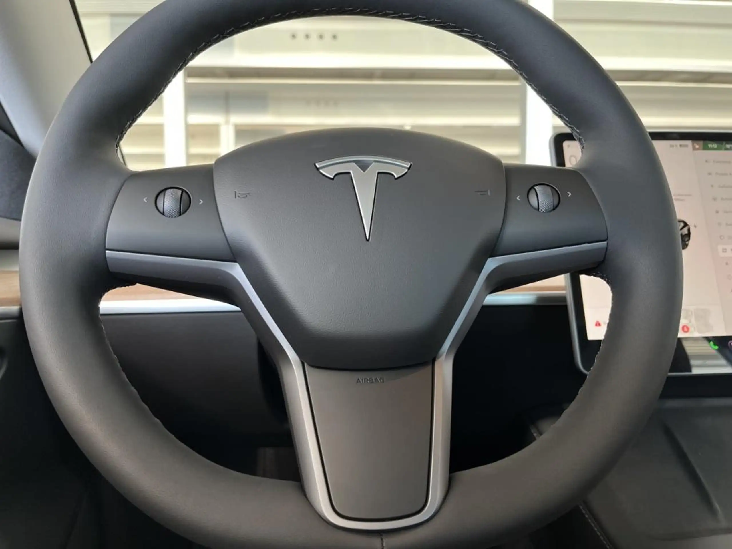 Tesla - Model 3