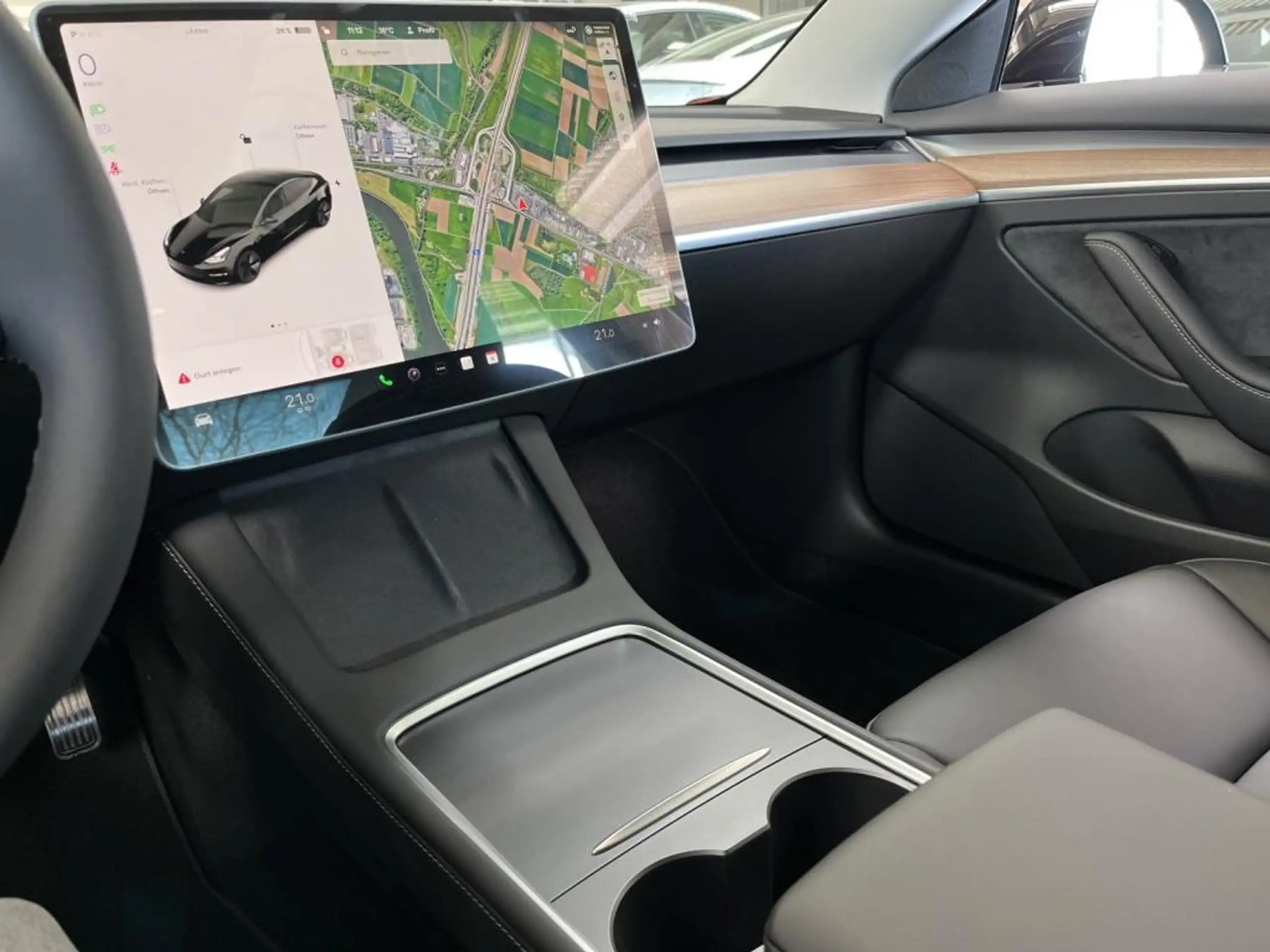 Tesla - Model 3