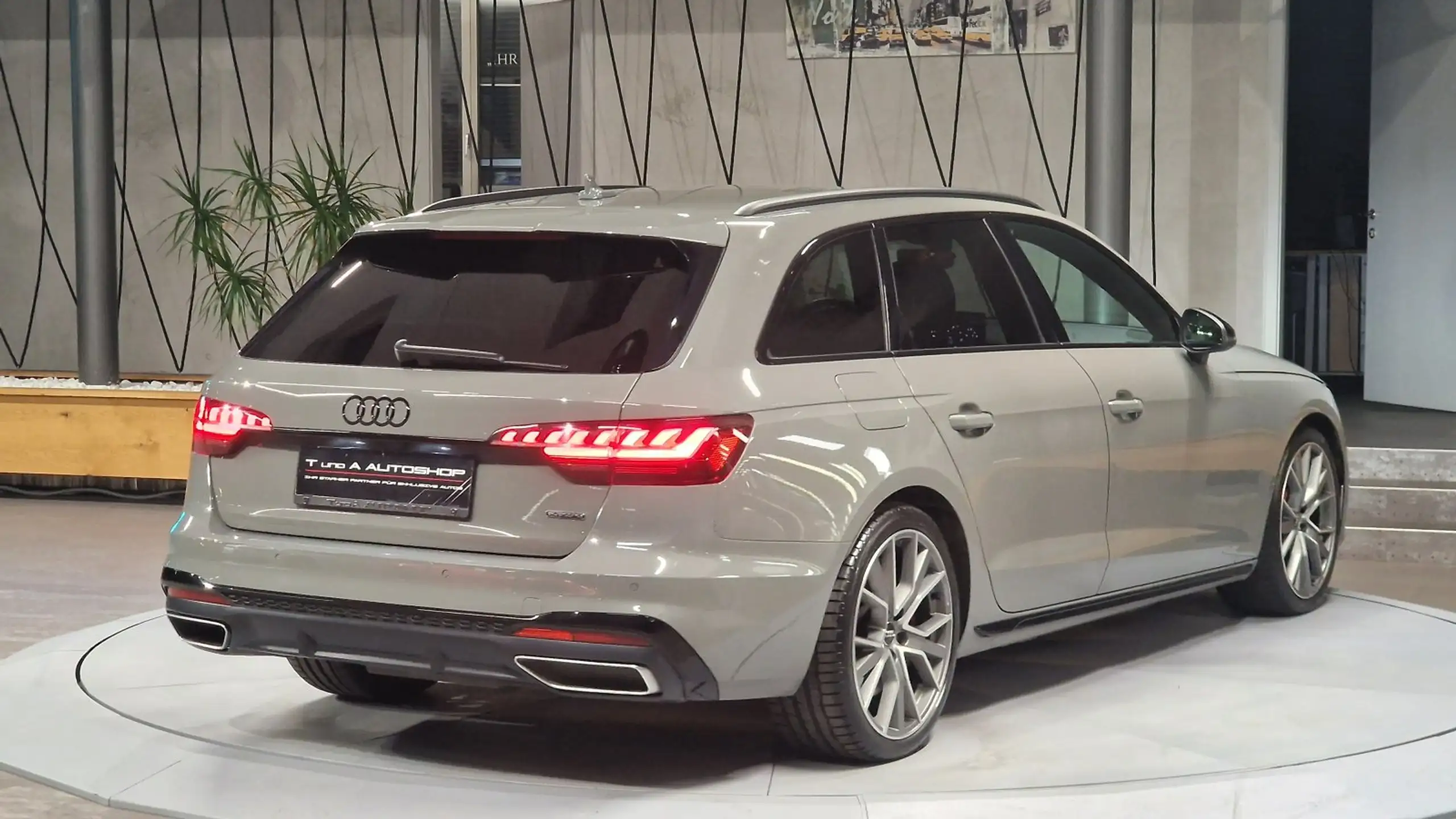 Audi - A4