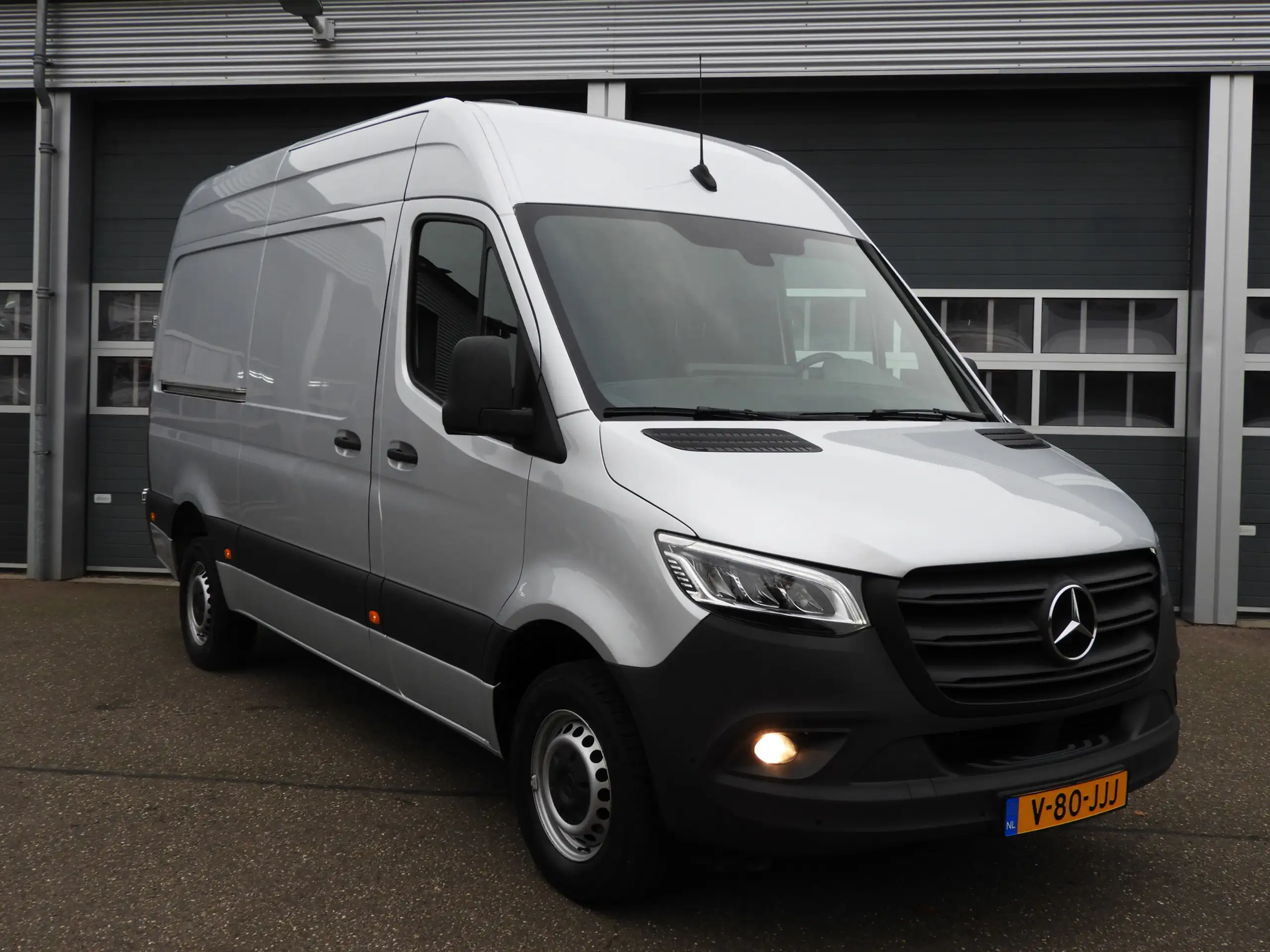 Mercedes-Benz - Sprinter