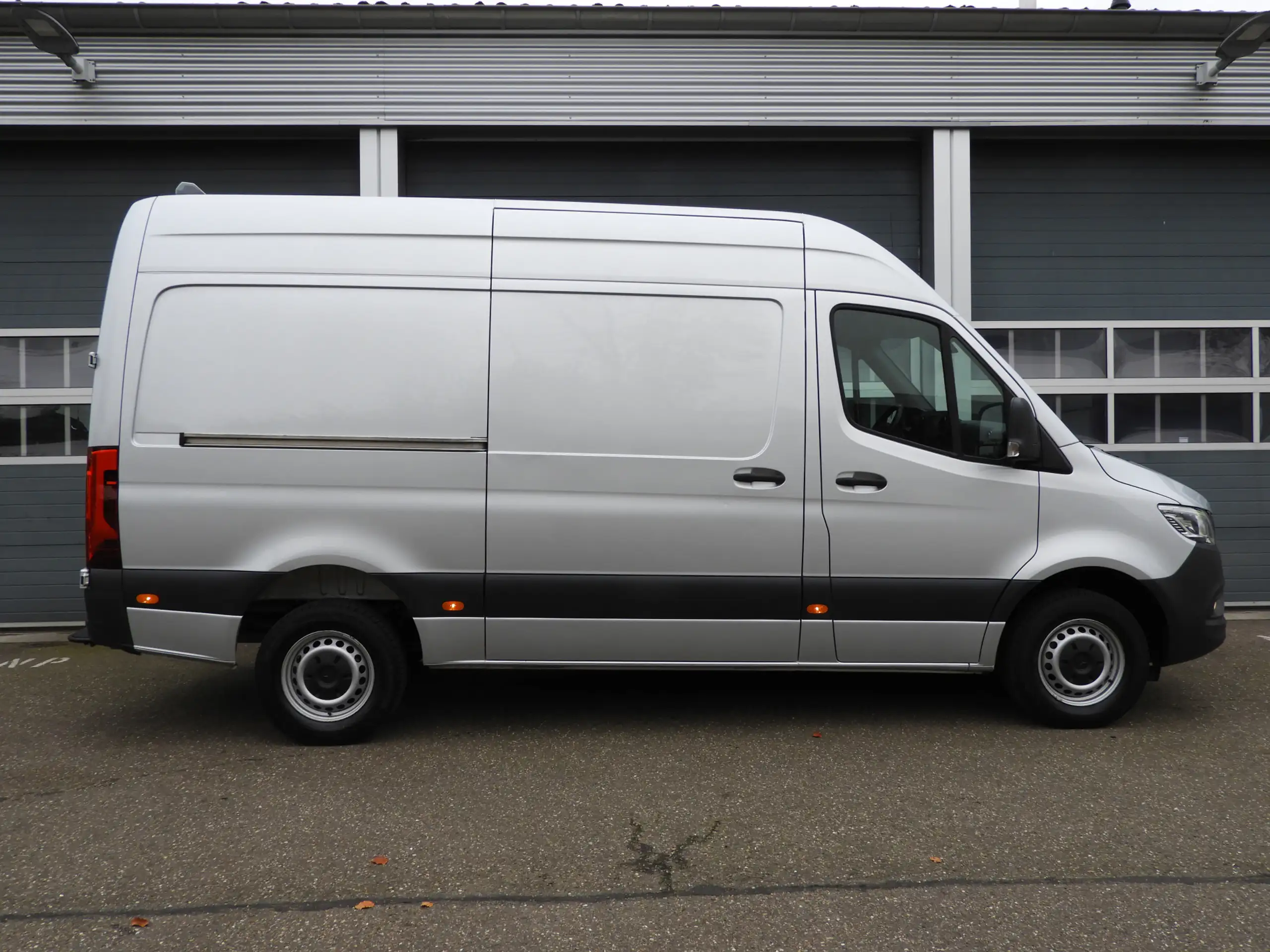 Mercedes-Benz - Sprinter