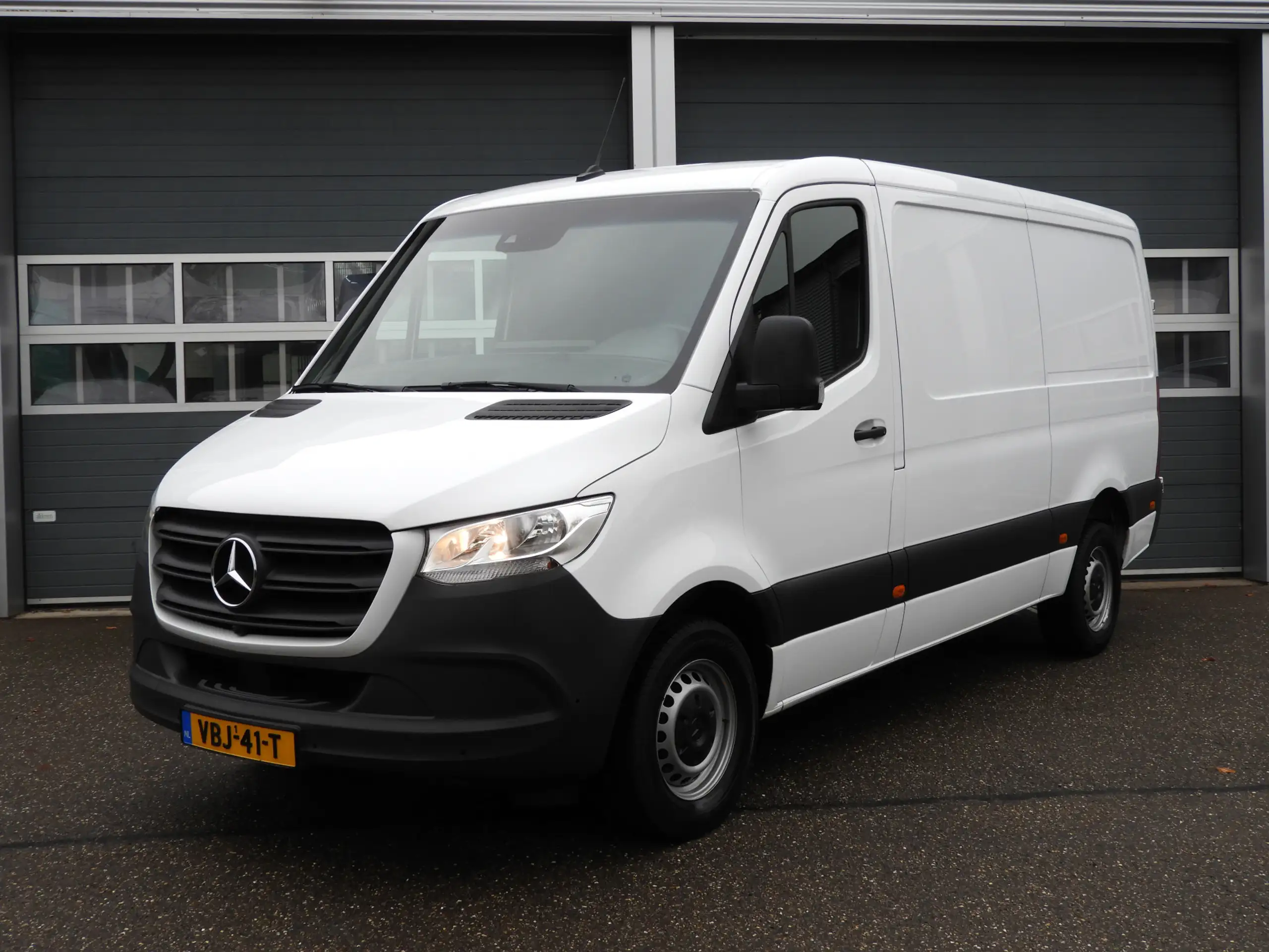 Mercedes-Benz - Sprinter