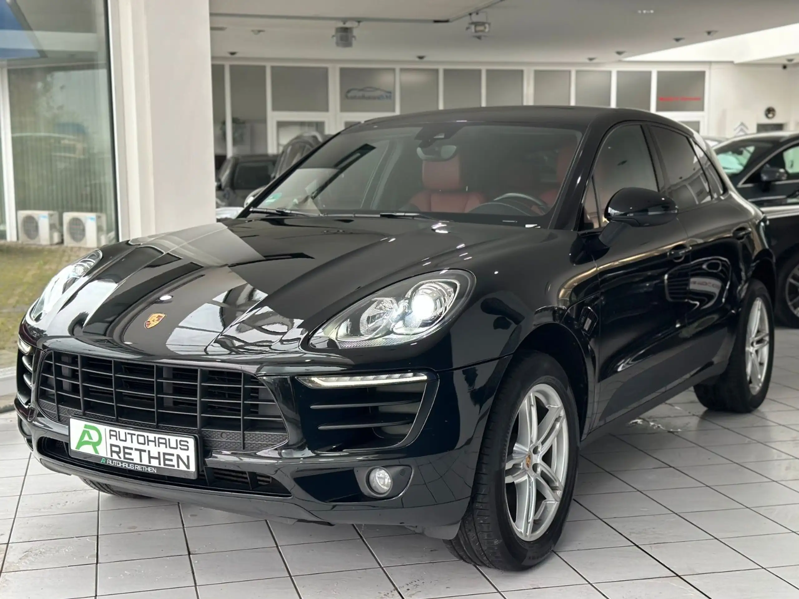 Porsche - Macan