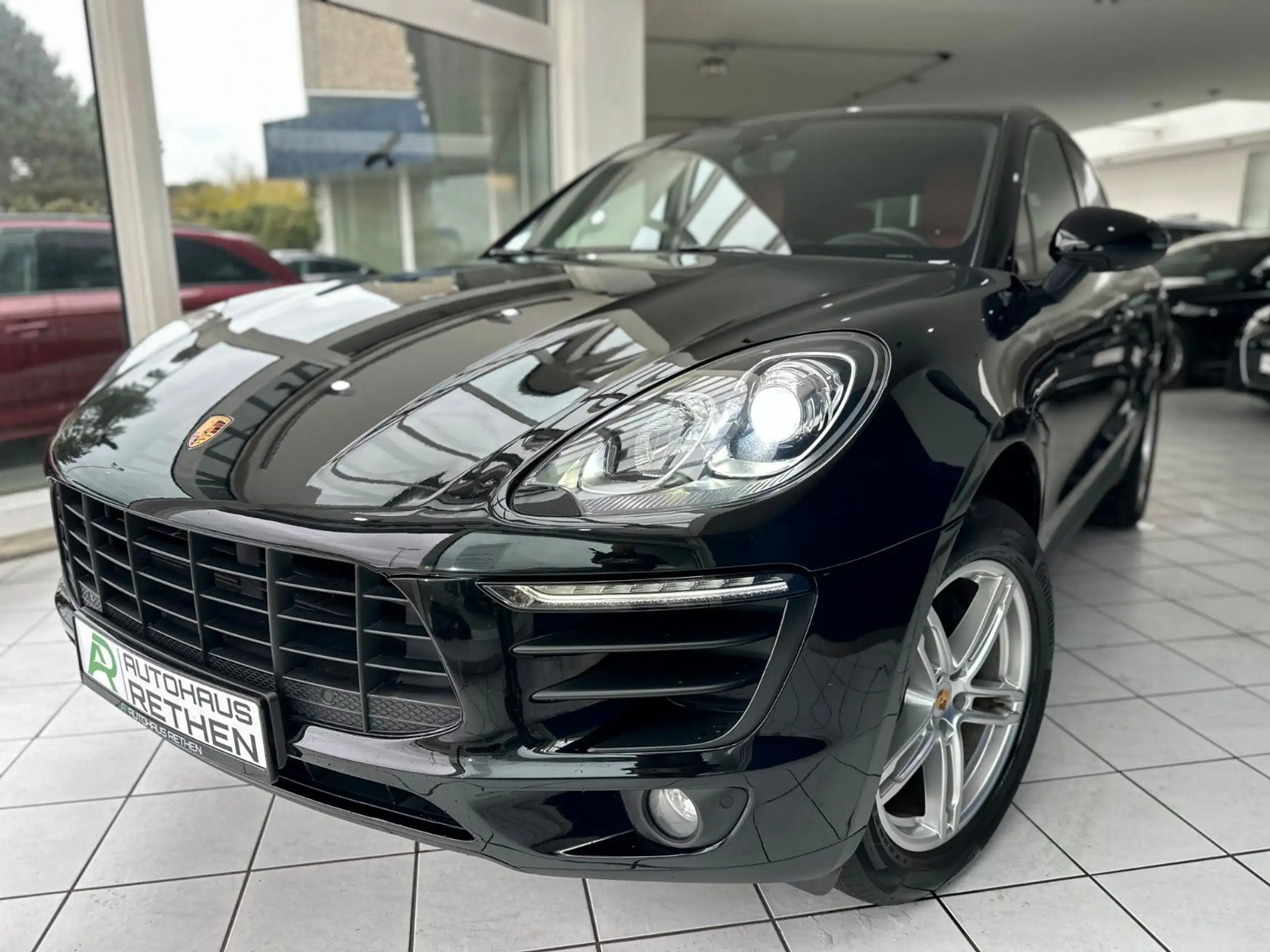 Porsche - Macan