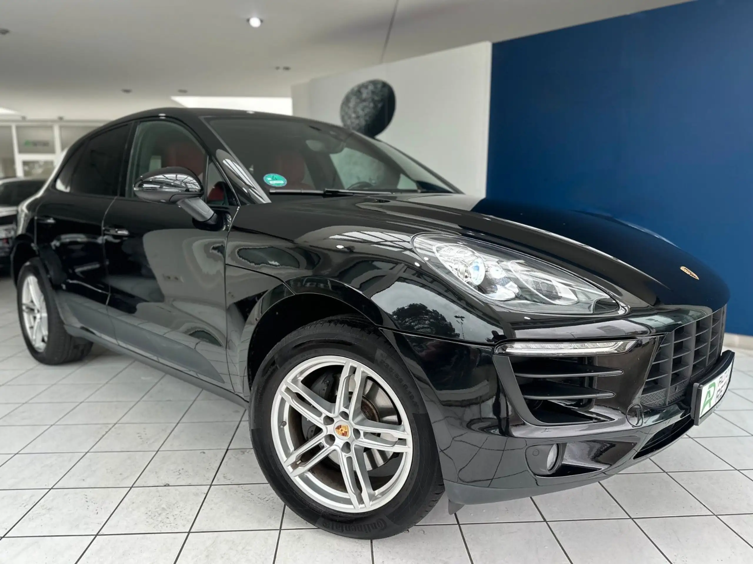 Porsche - Macan