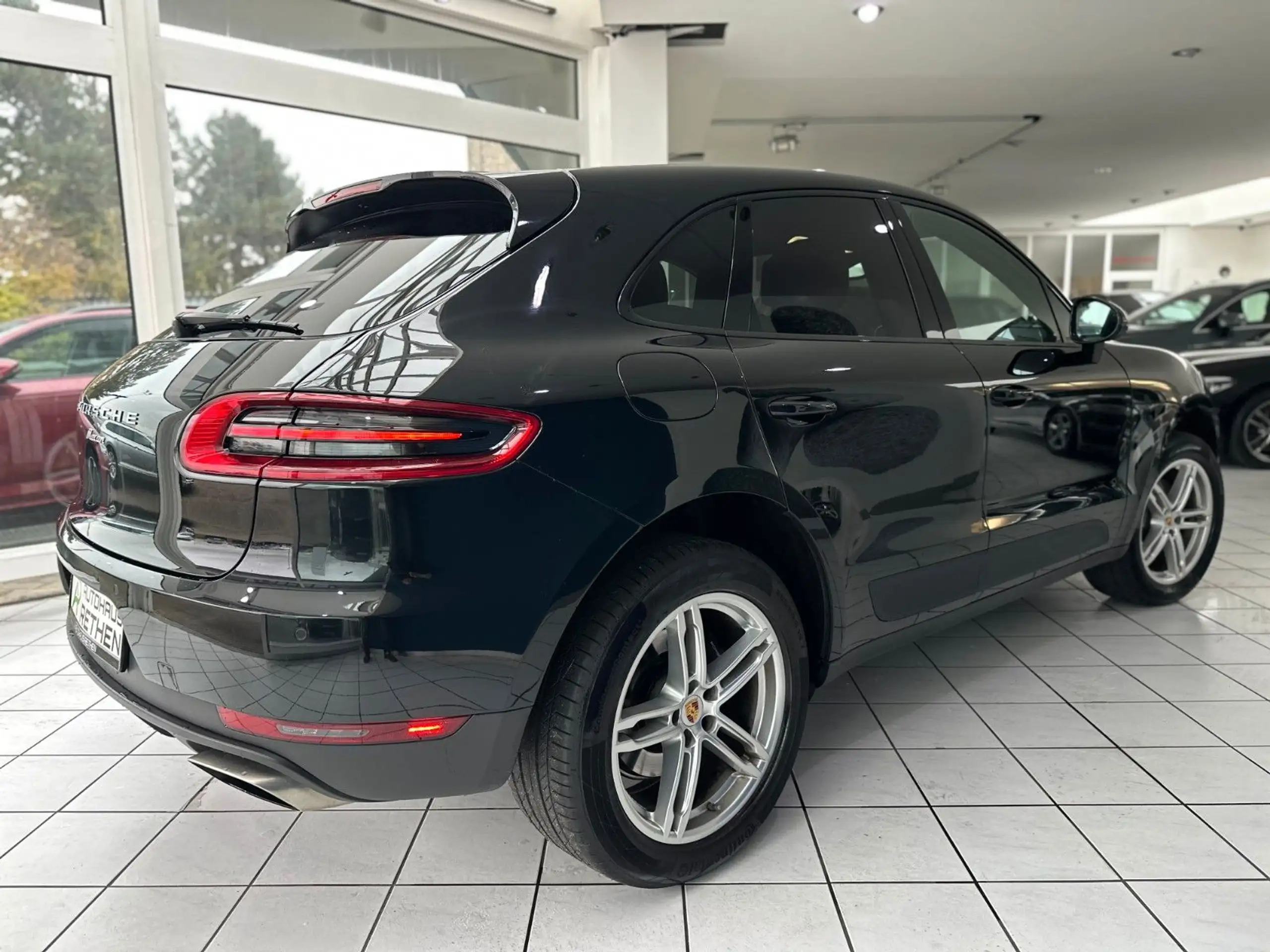 Porsche - Macan