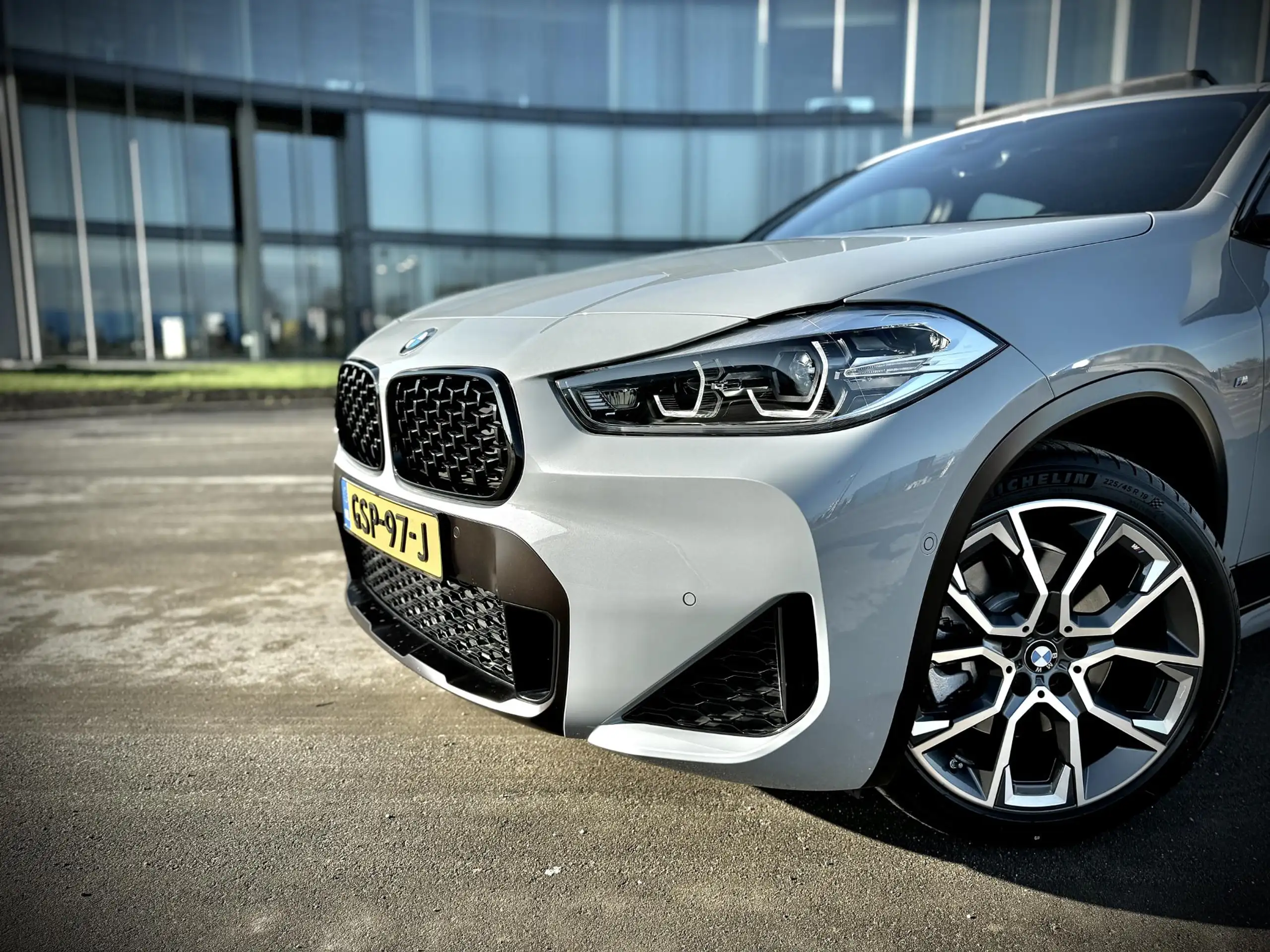 BMW - X2