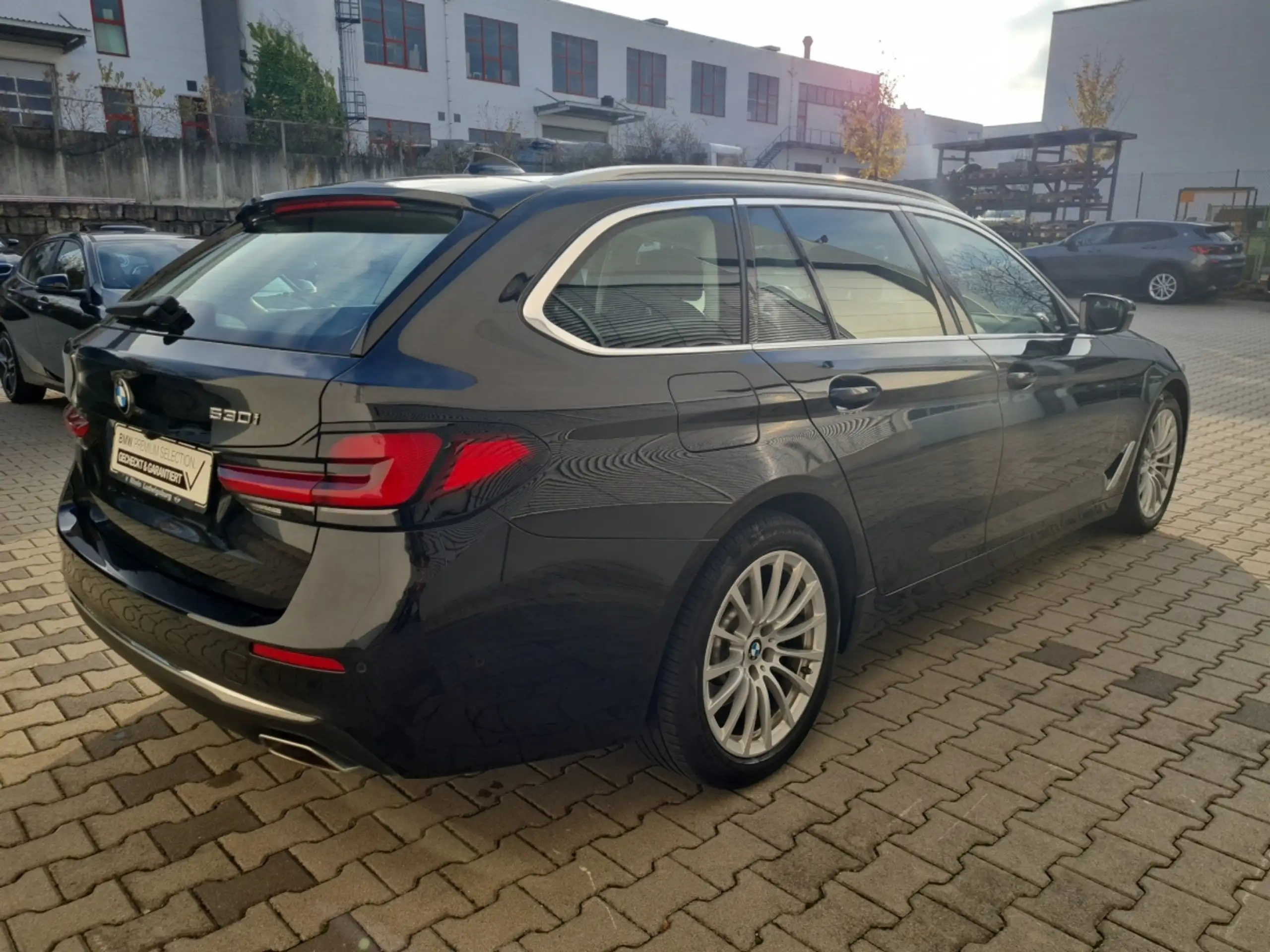 BMW - 530