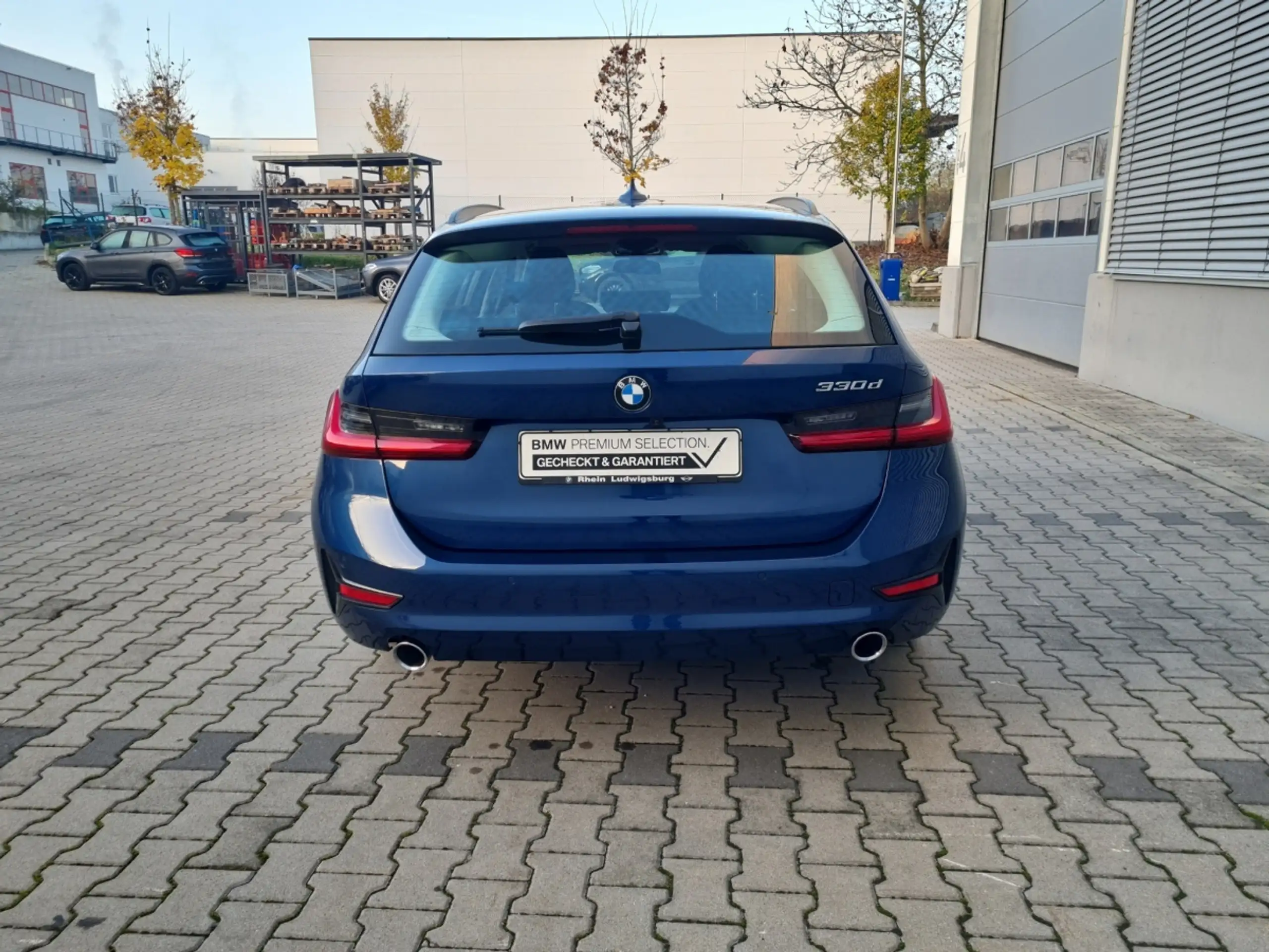 BMW - 330