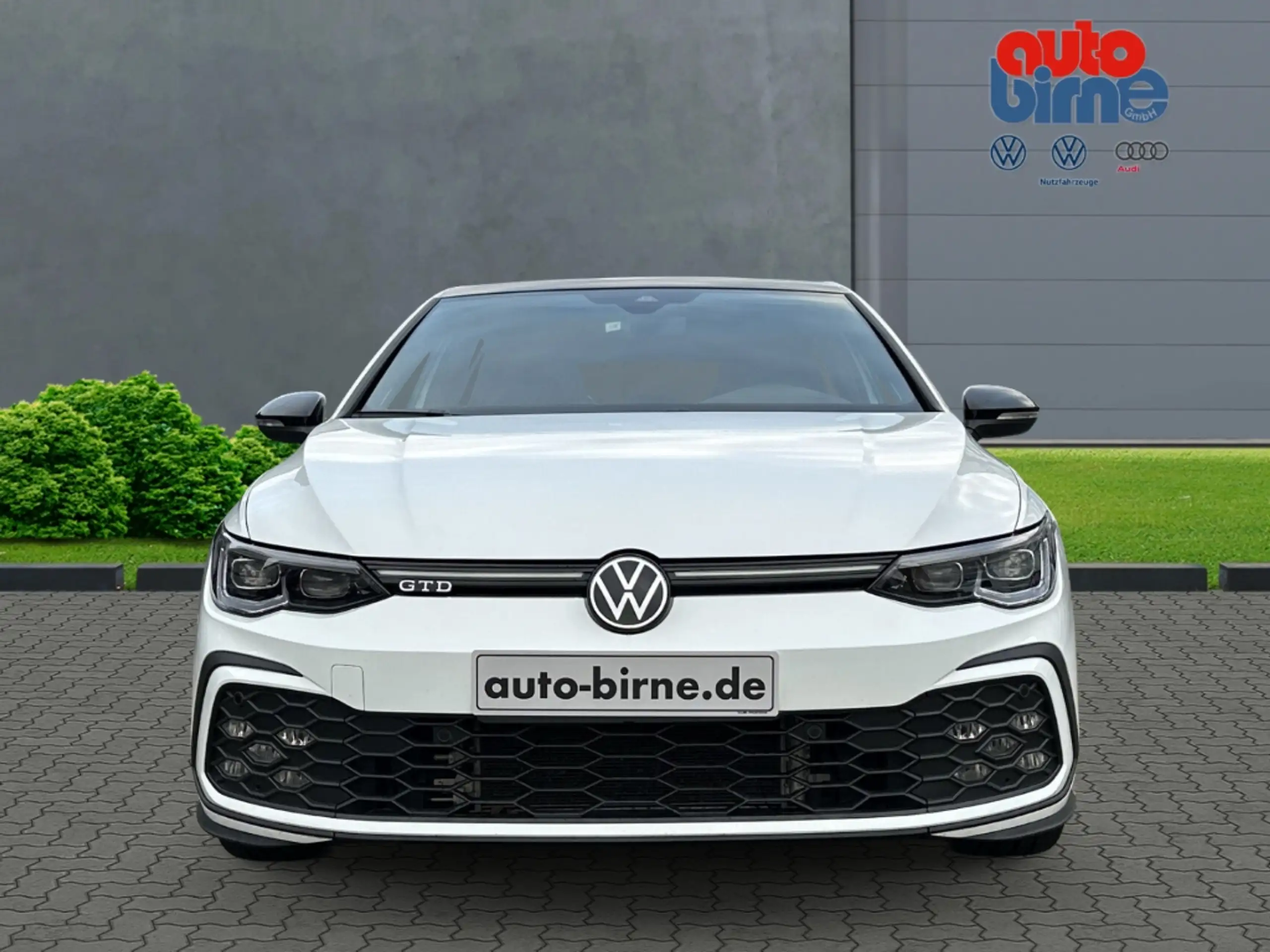 Volkswagen - Golf