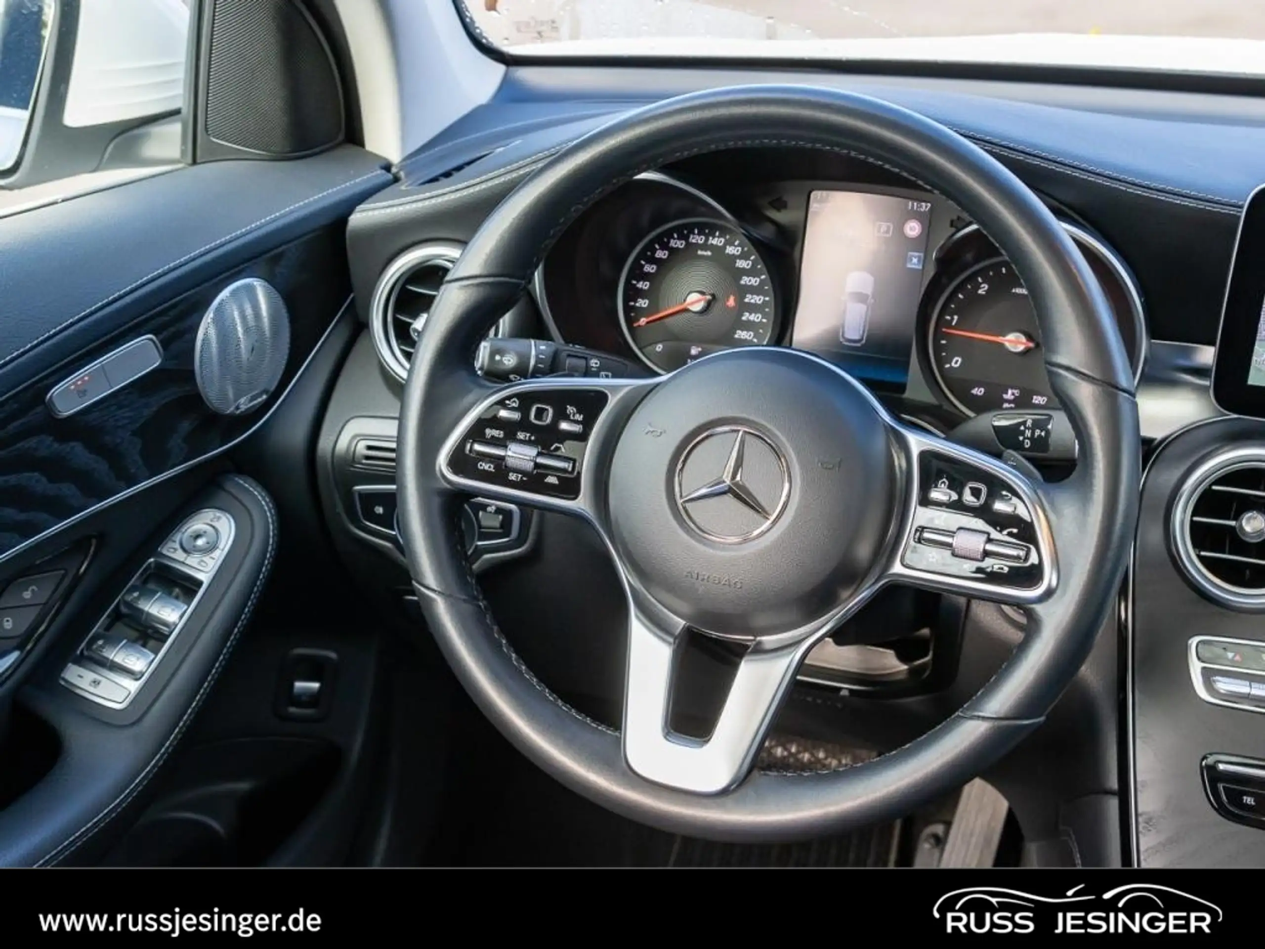 Mercedes-Benz - GLC 220