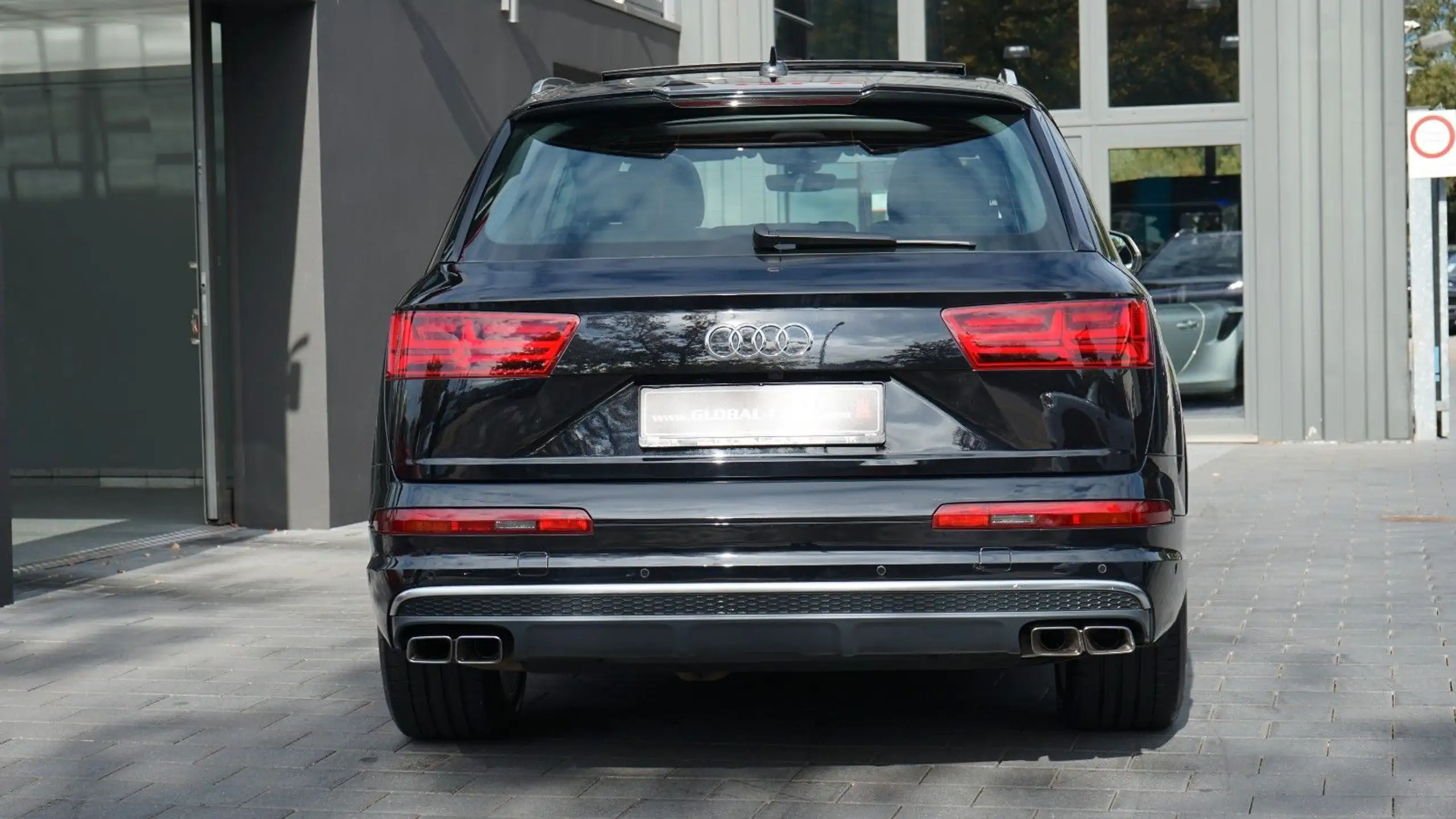 Audi - SQ7