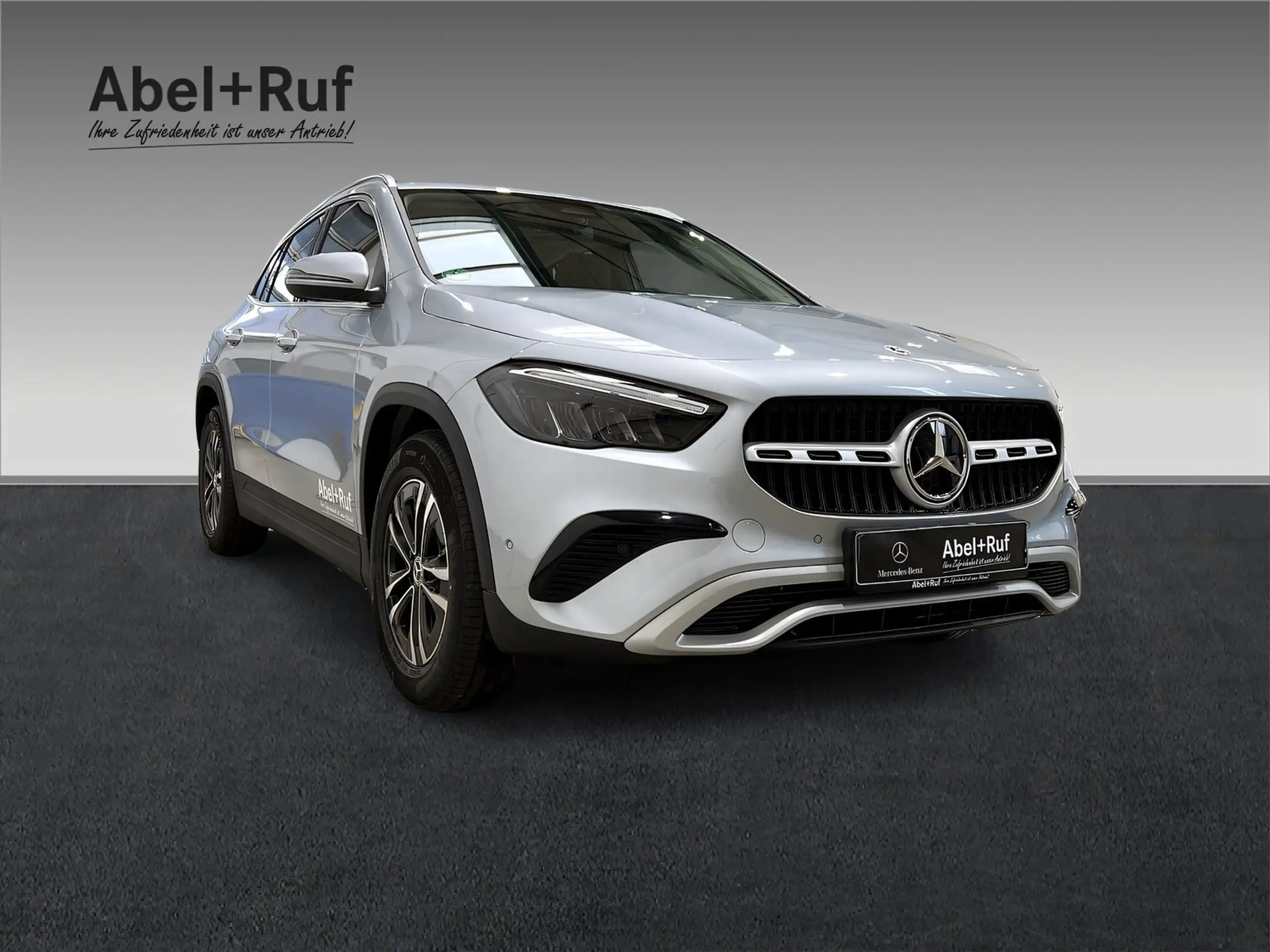 Mercedes-Benz - GLA 200