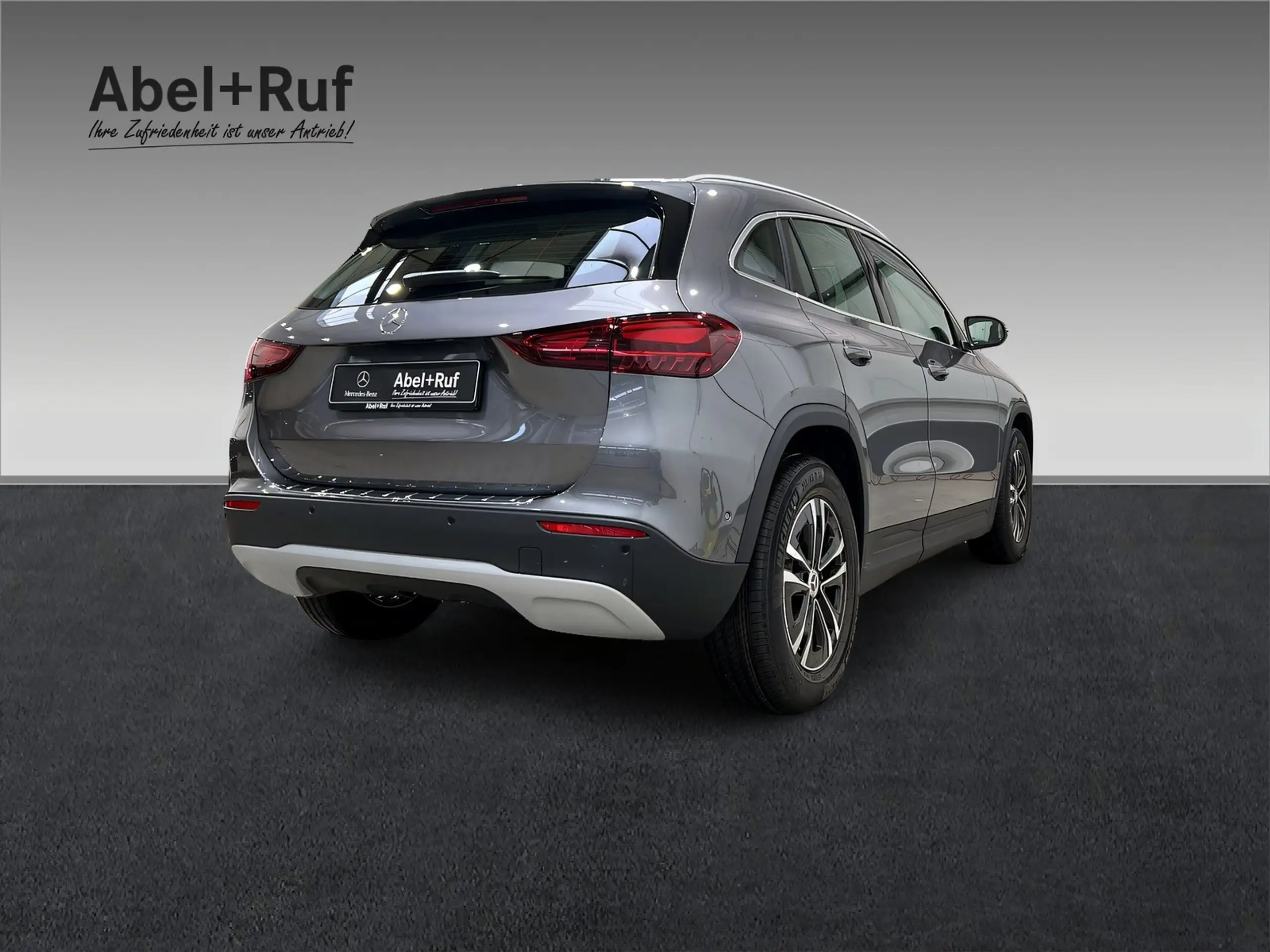 Mercedes-Benz - GLA 200