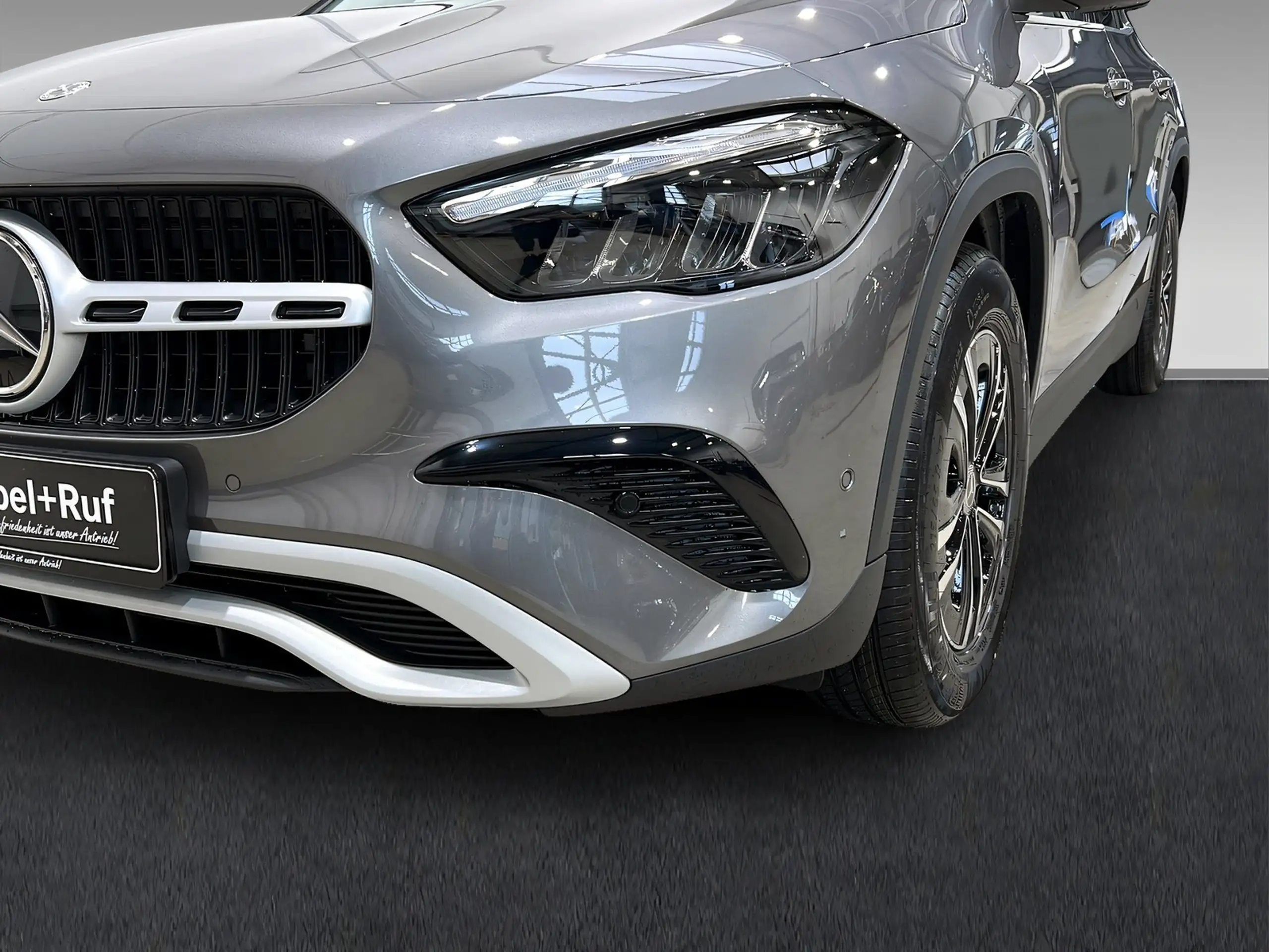 Mercedes-Benz - GLA 200