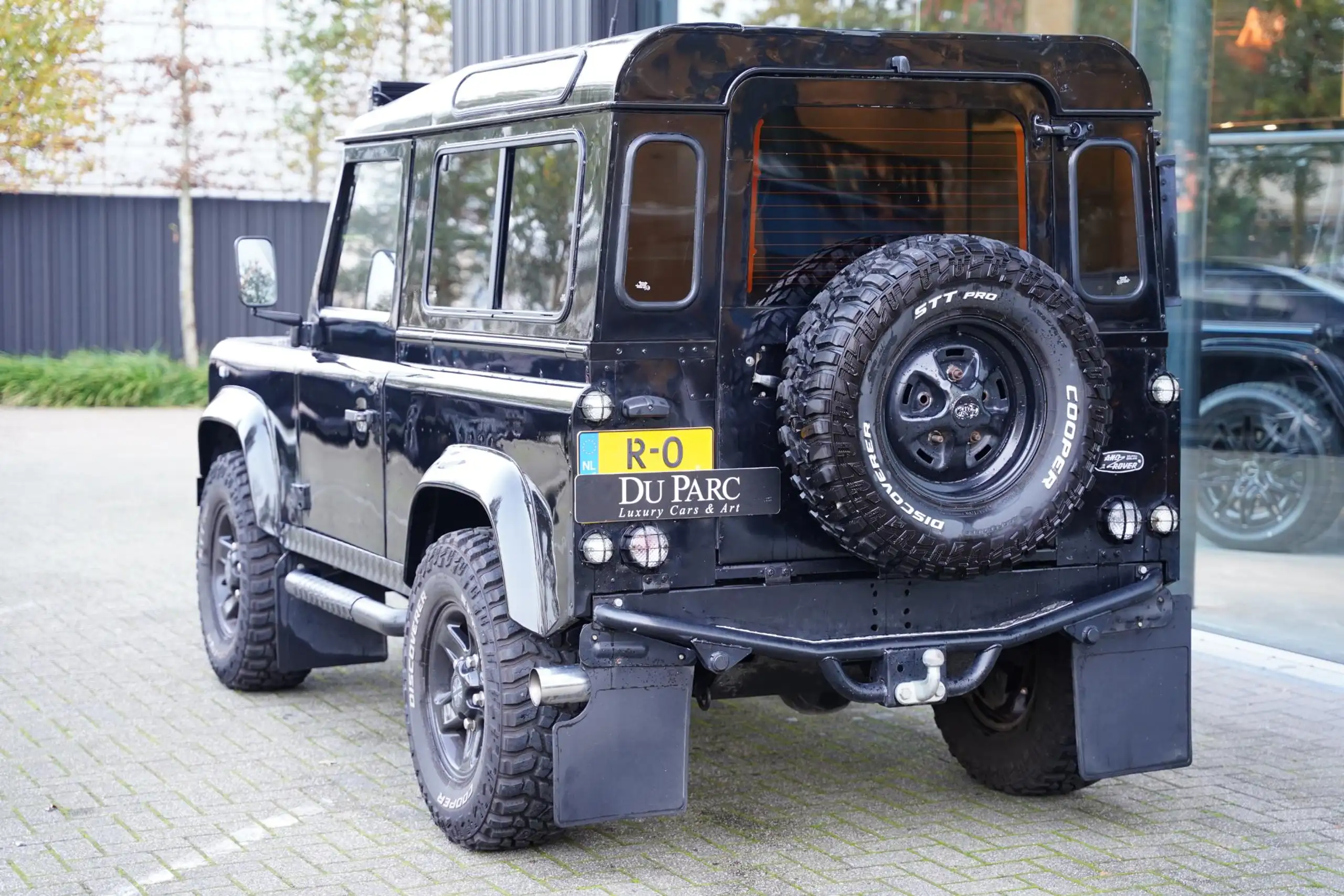 Land Rover - Defender