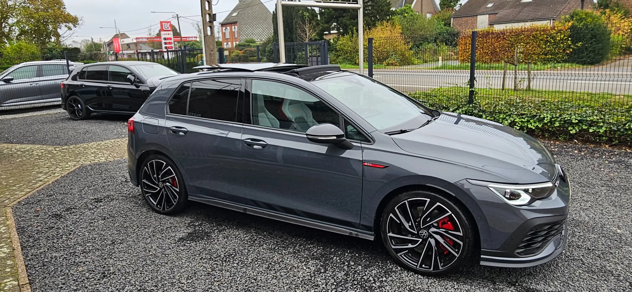 Volkswagen - Golf GTI