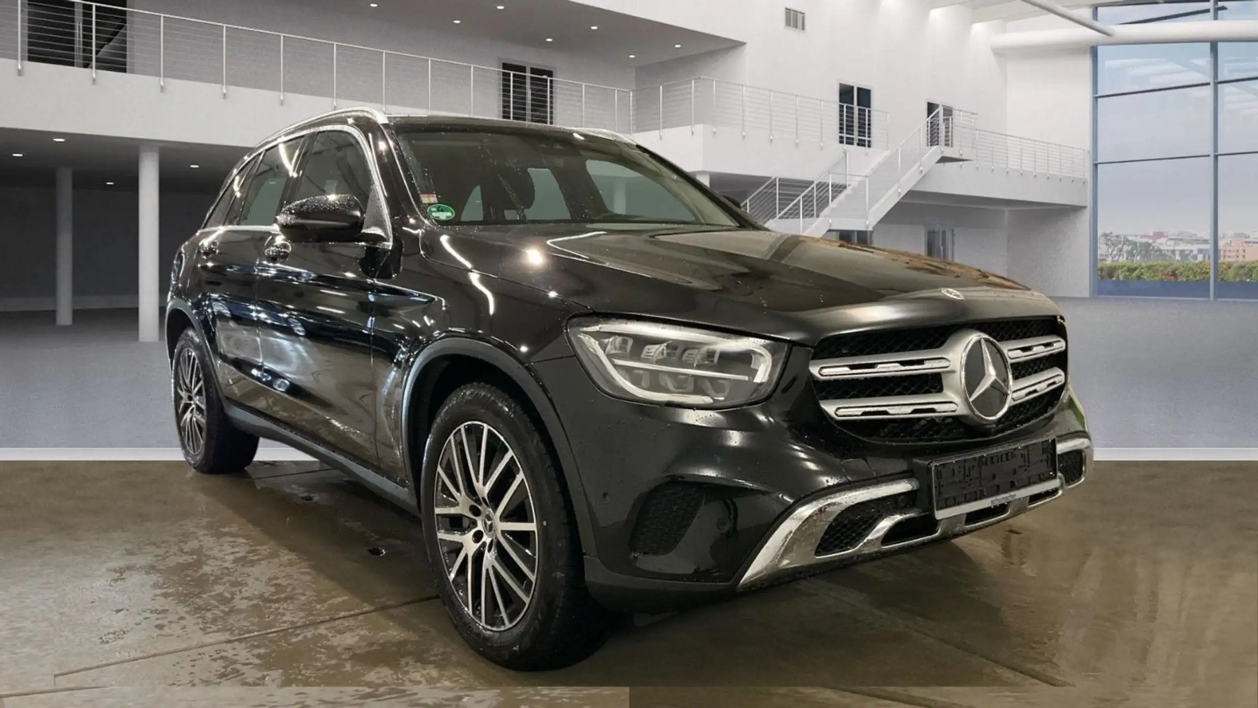 Mercedes-Benz - GLC 300