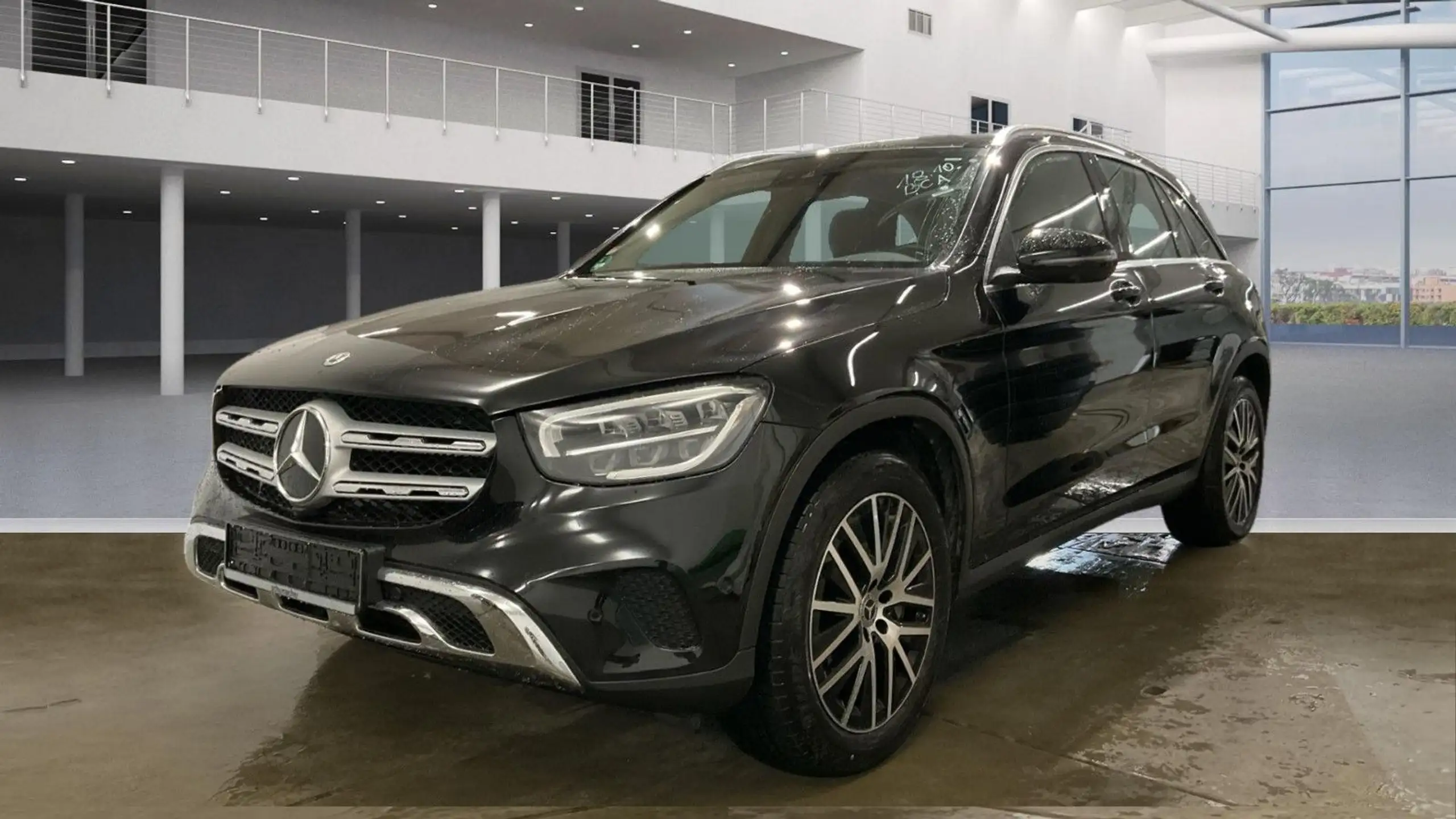 Mercedes-Benz - GLC 300